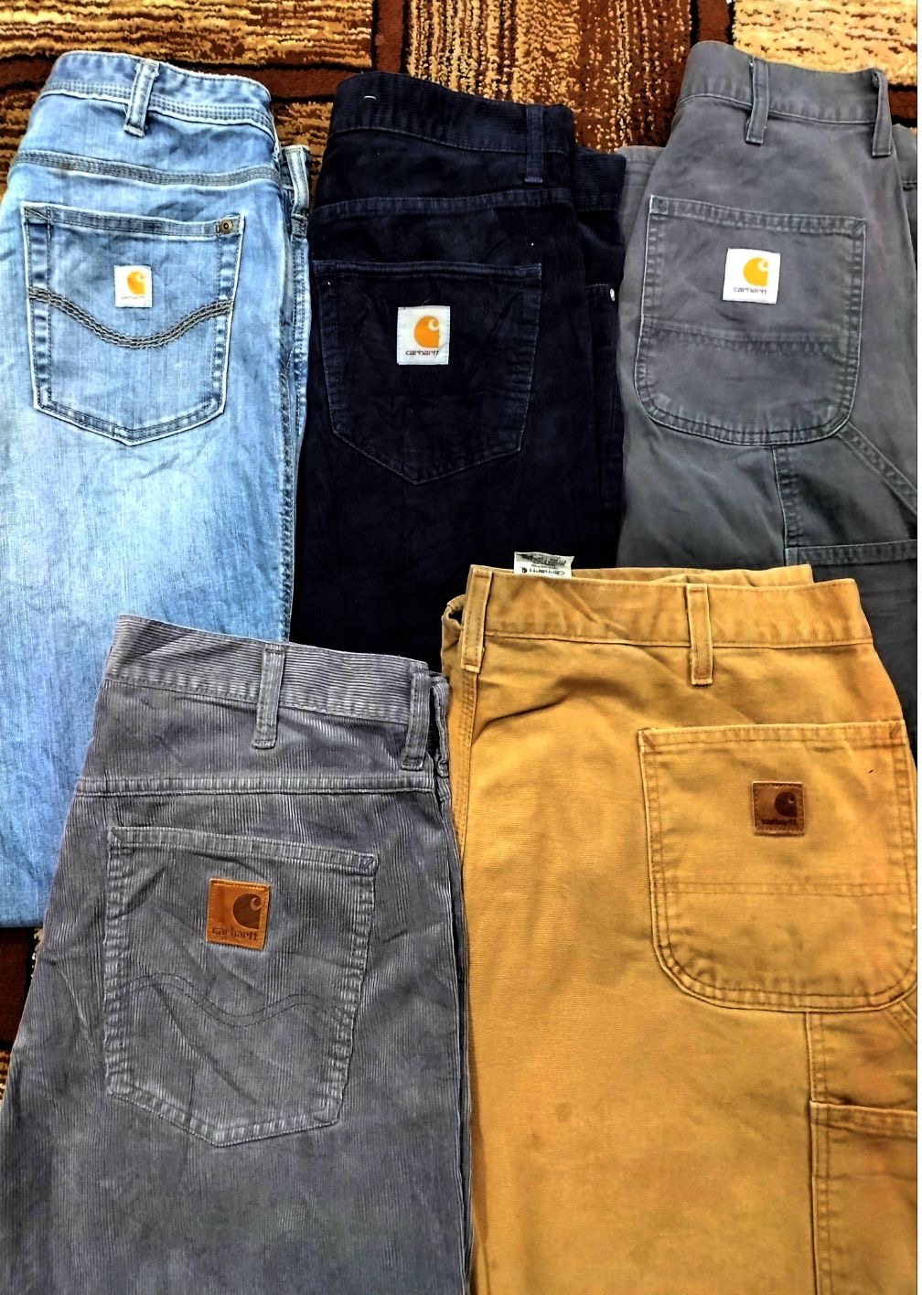 Carhartt-Hosen und Jeans
