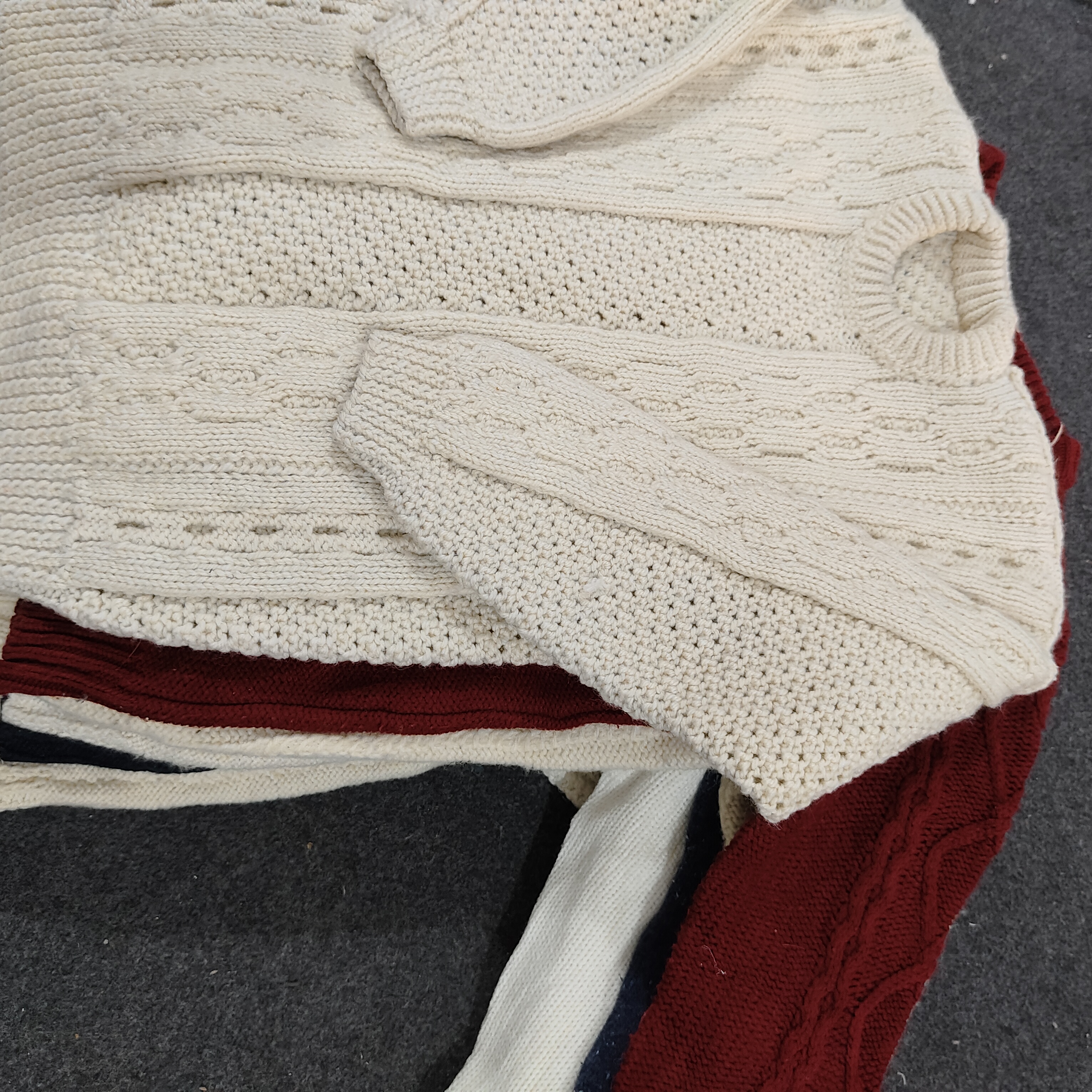 Strickwaren Pullover 12 Stück