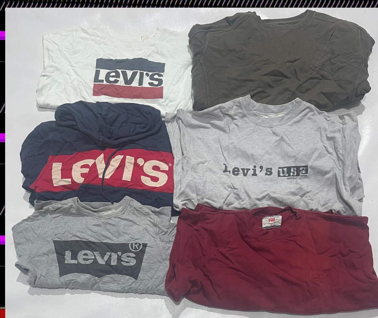 Levis Kapuzenpullover und Sweatshirts 12 Stück