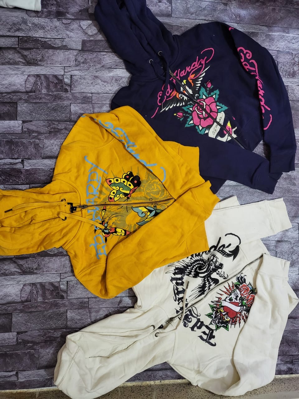 Calças Joggers/Calças Flapper/Hoodies Cortados ED Hardy - 15 pcs