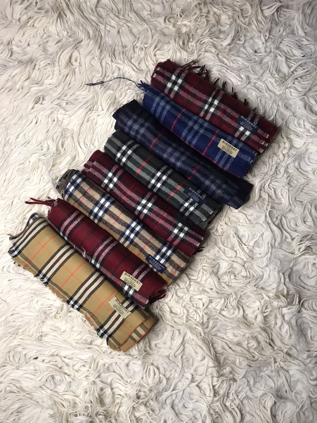 Écharpes Burberry grade AB 10 pcs