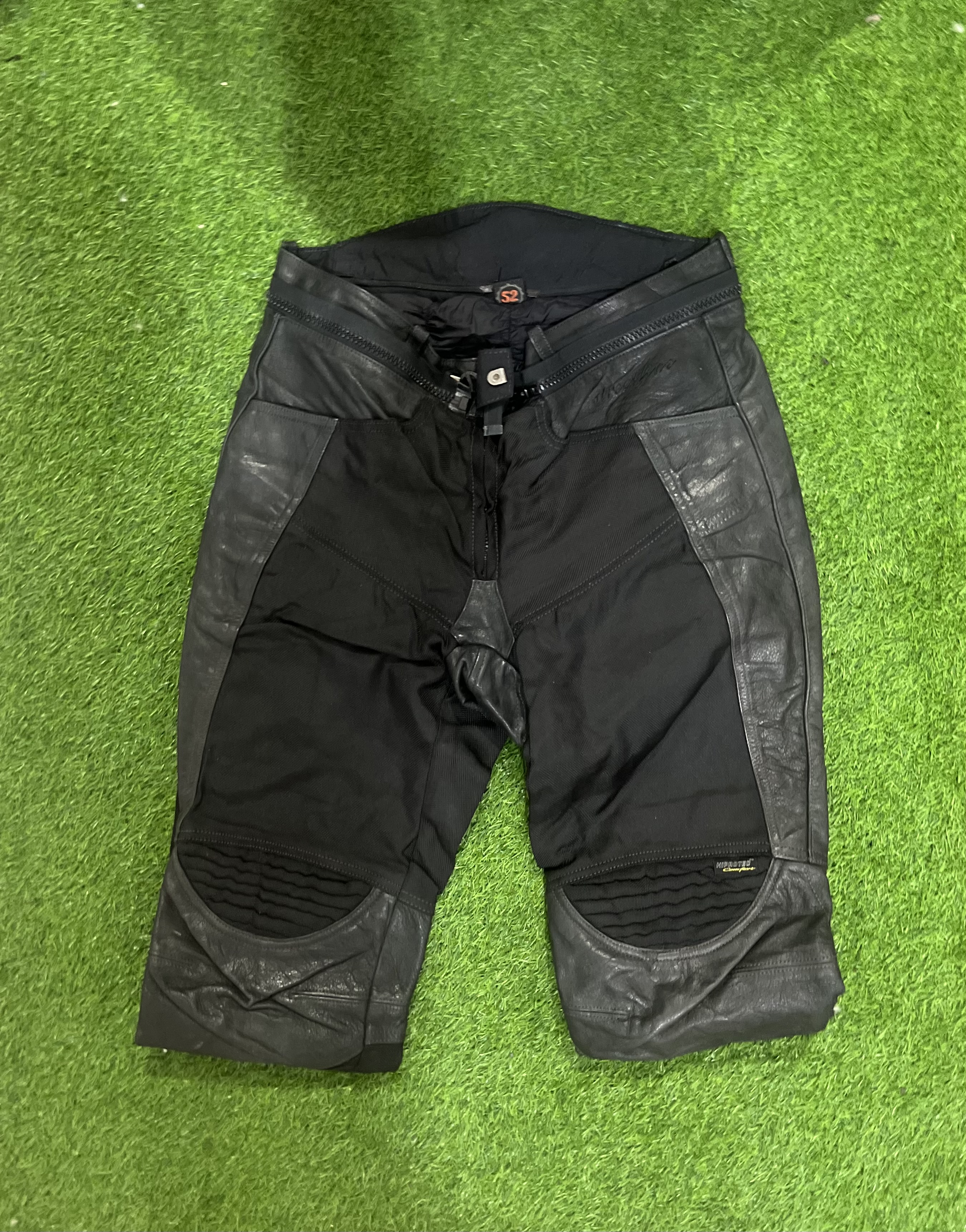 Motorcycle pants