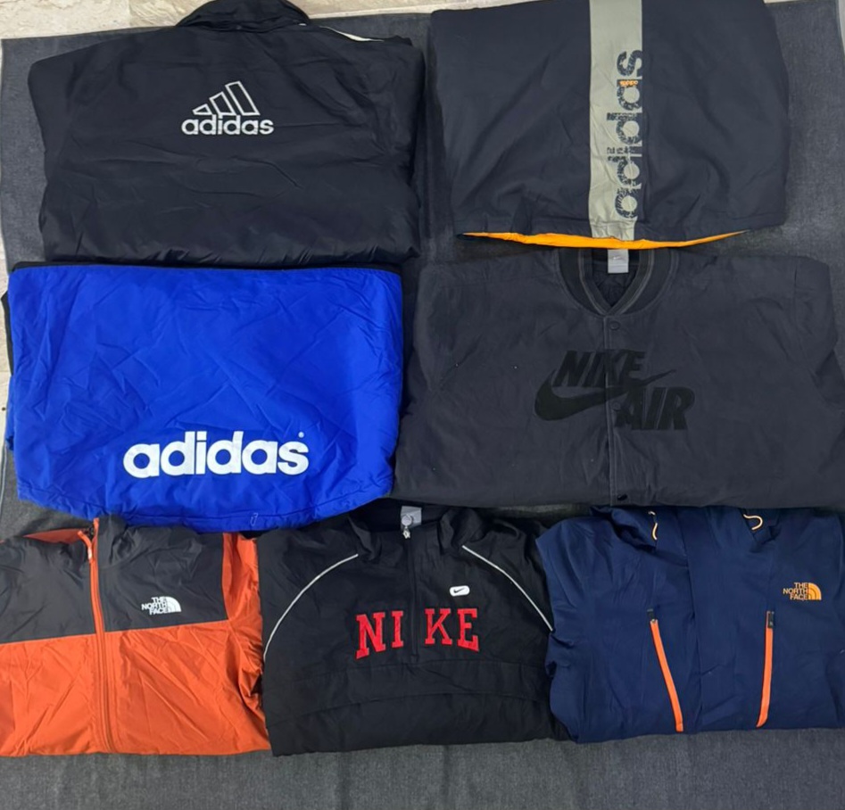 Nike Levis Dickies The North Face Adidas Jacken