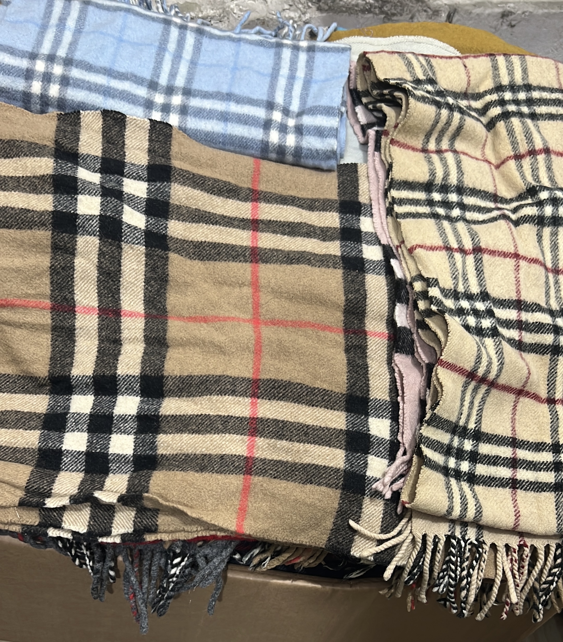 Burberry Scarves 100 pieces mix colour