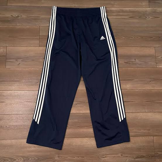 DT:09 pantalon de survêtement adidas