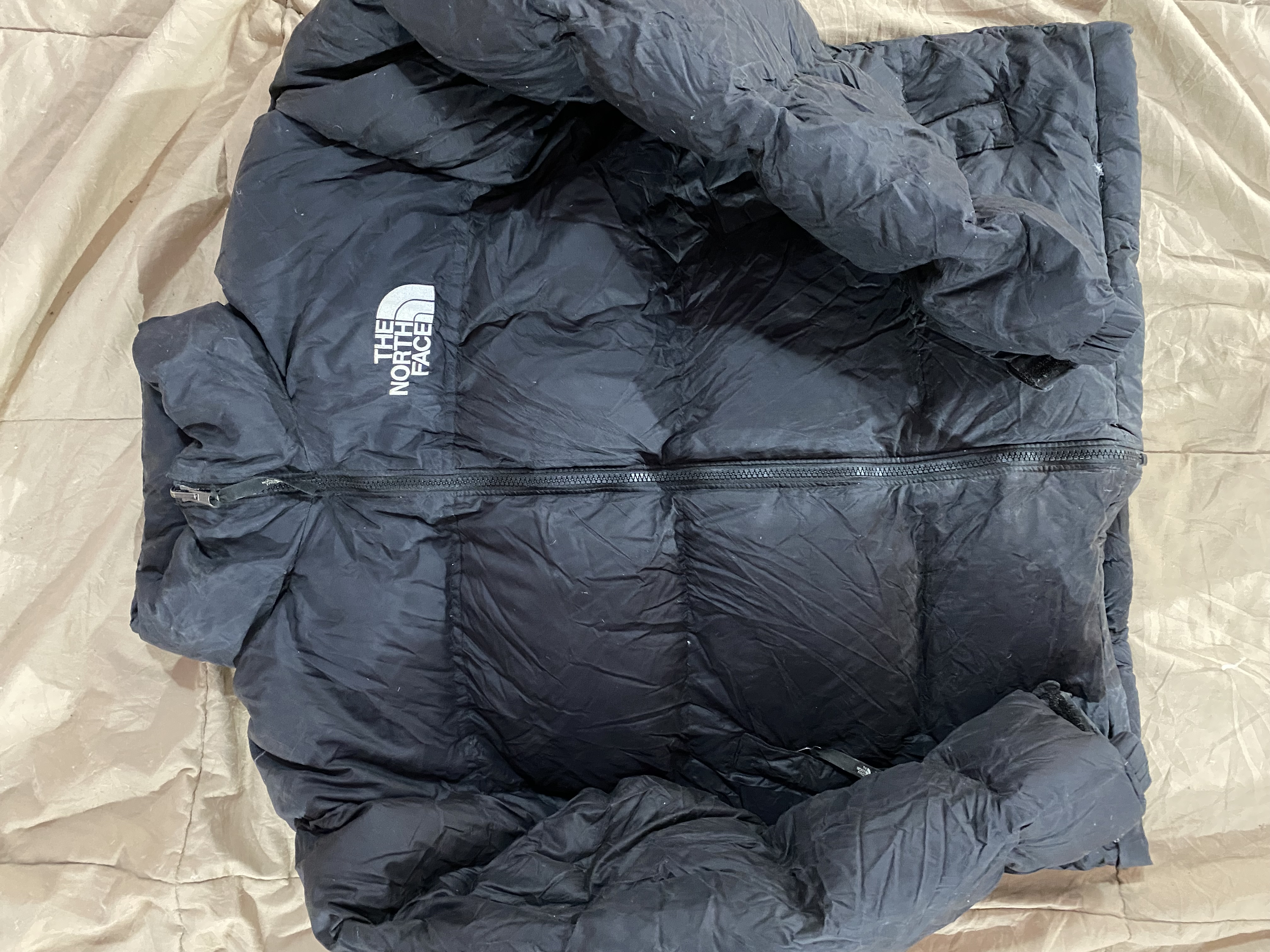 The North Face Nuptse - 17 pièces