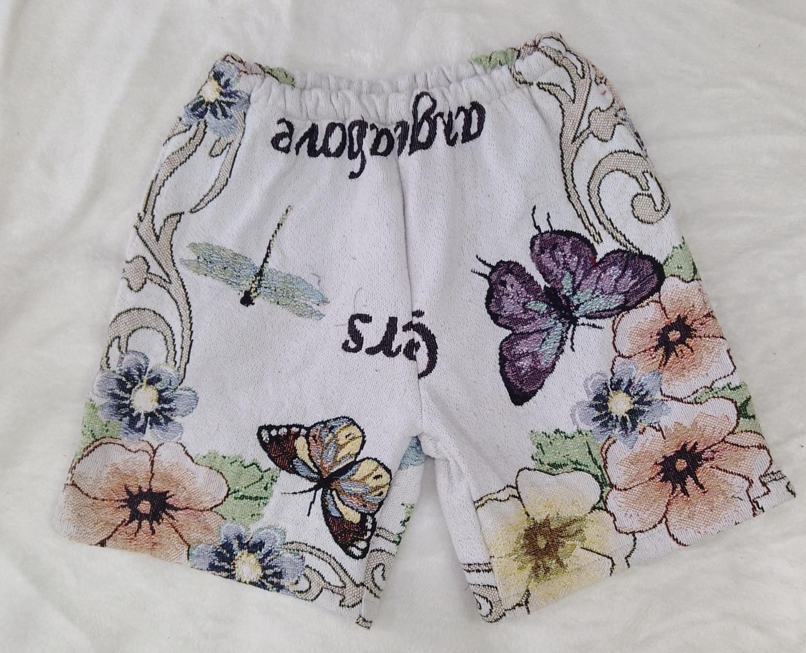 CR3226 Pantaloni Corti in Tappeto Upcycled - 15 Pz