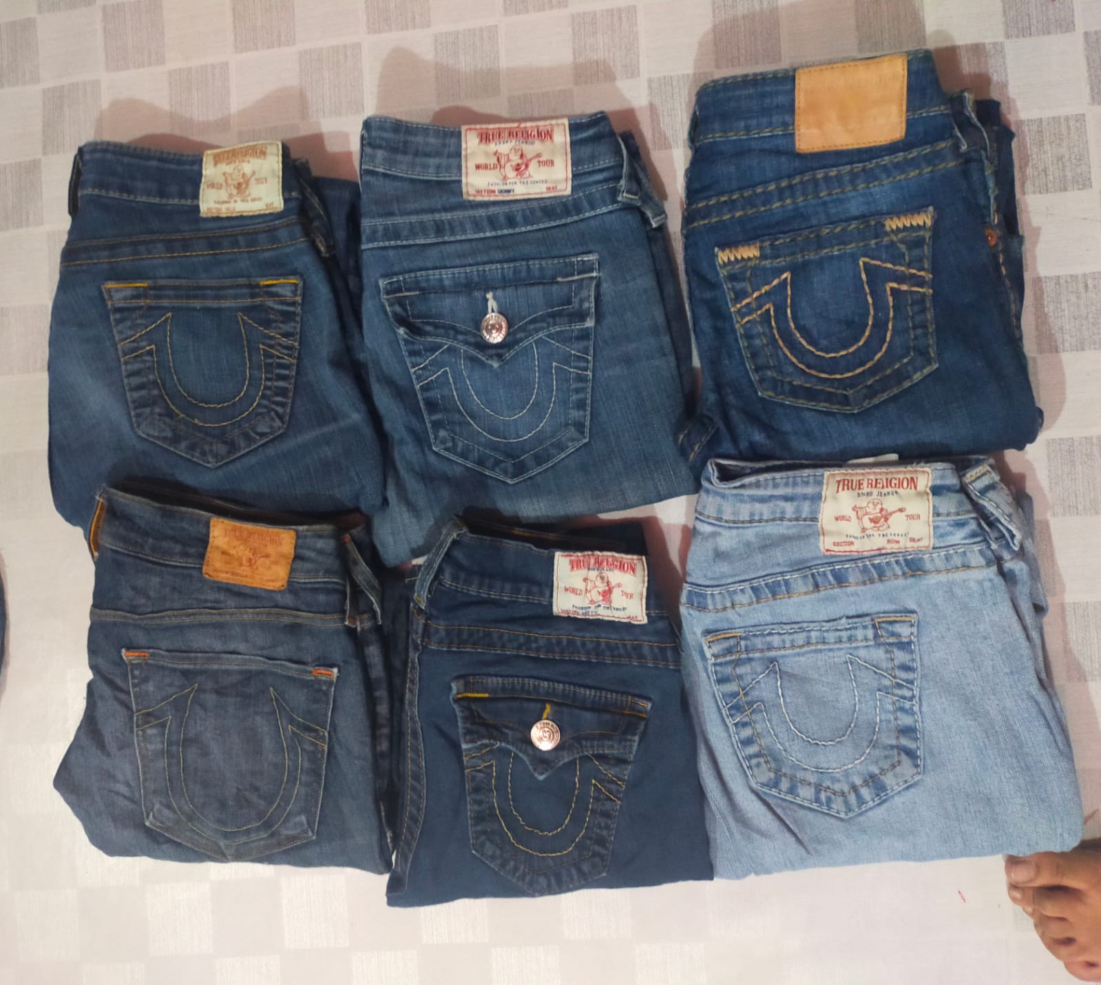 ID 173 TRUE RELIGION TOTAL 12 PIECES