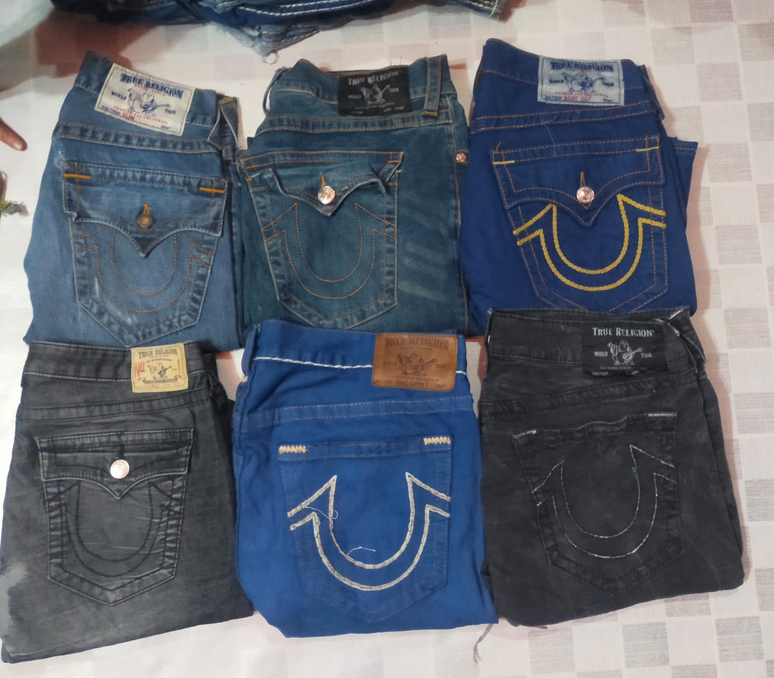 ID 239 TRUE RELIGION TOTAL 10 PIECES