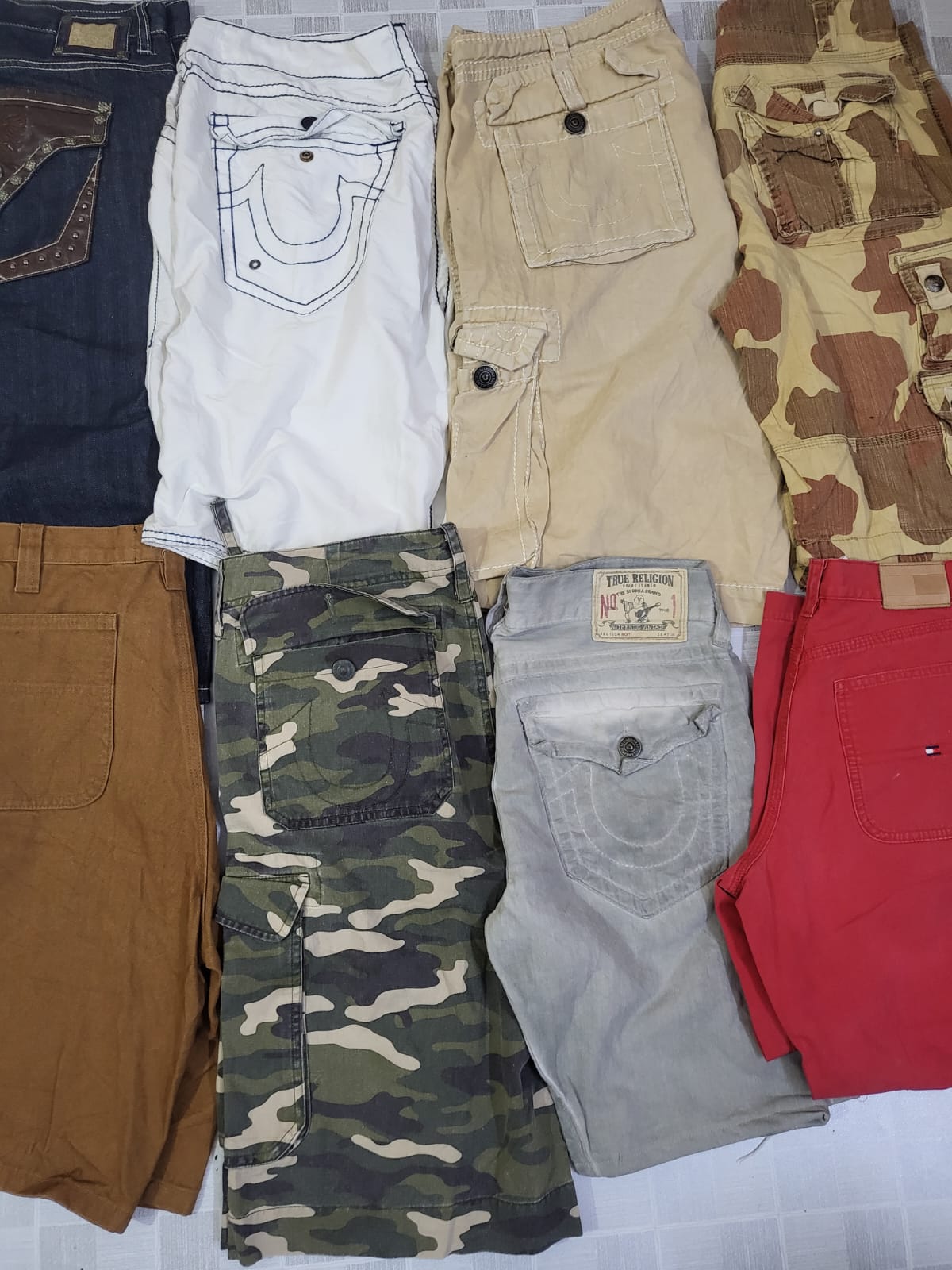 Shorts e jorts hip hop di marca designer, tra cui SouthPole, True Religion, ecc. 46 pezzi.
