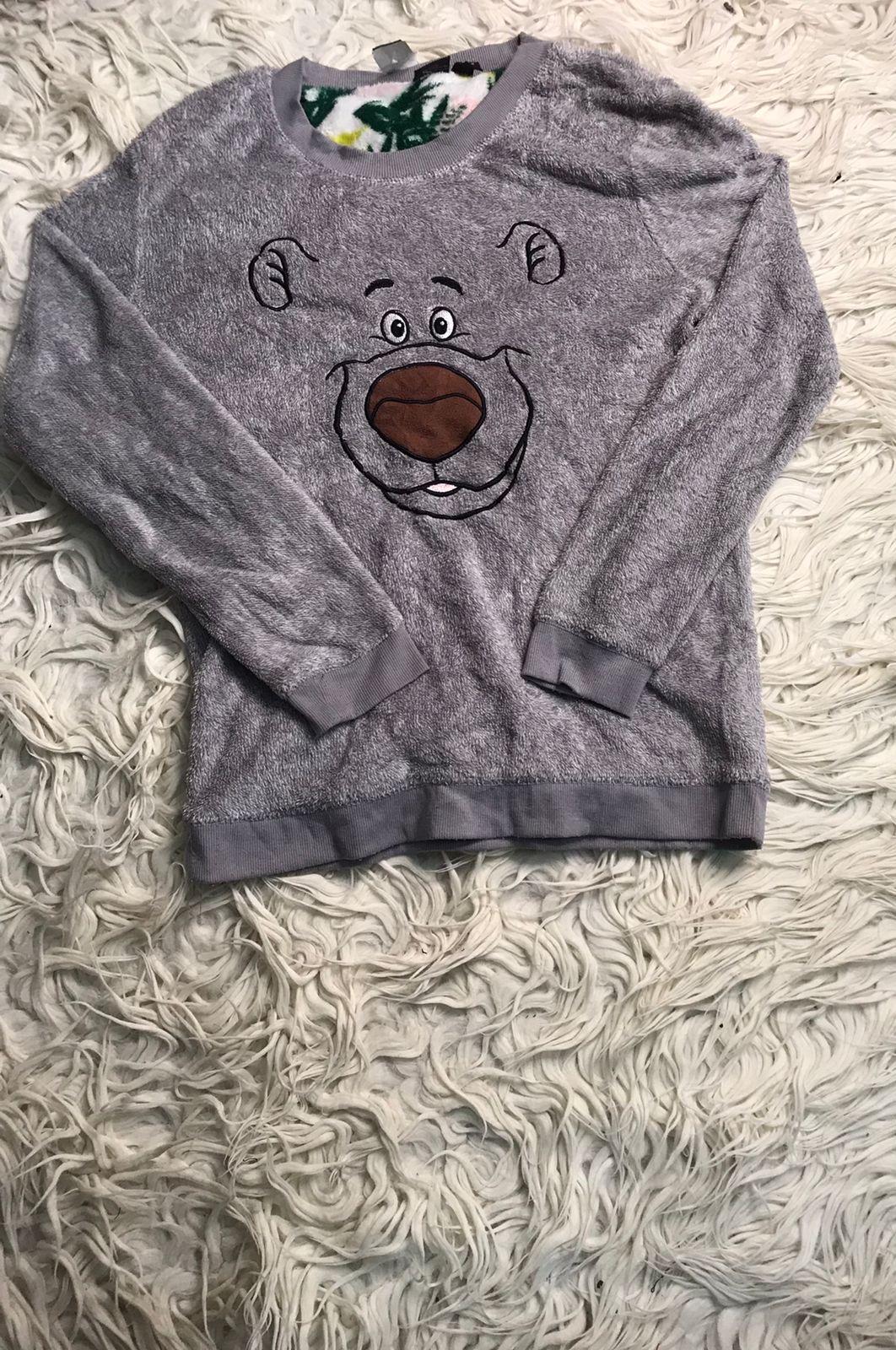Beaux sweatshirts en coton de marque avec des dessins animés.
