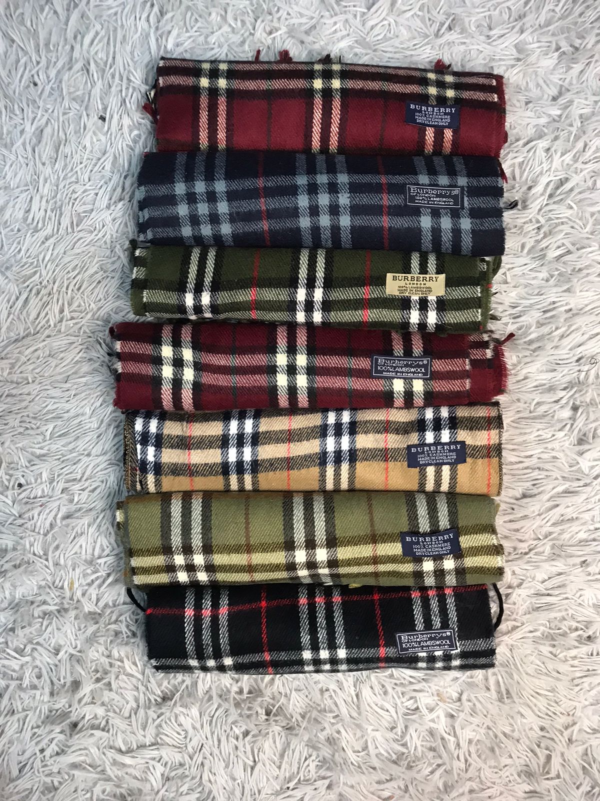 Burberry Schals 40 Stück