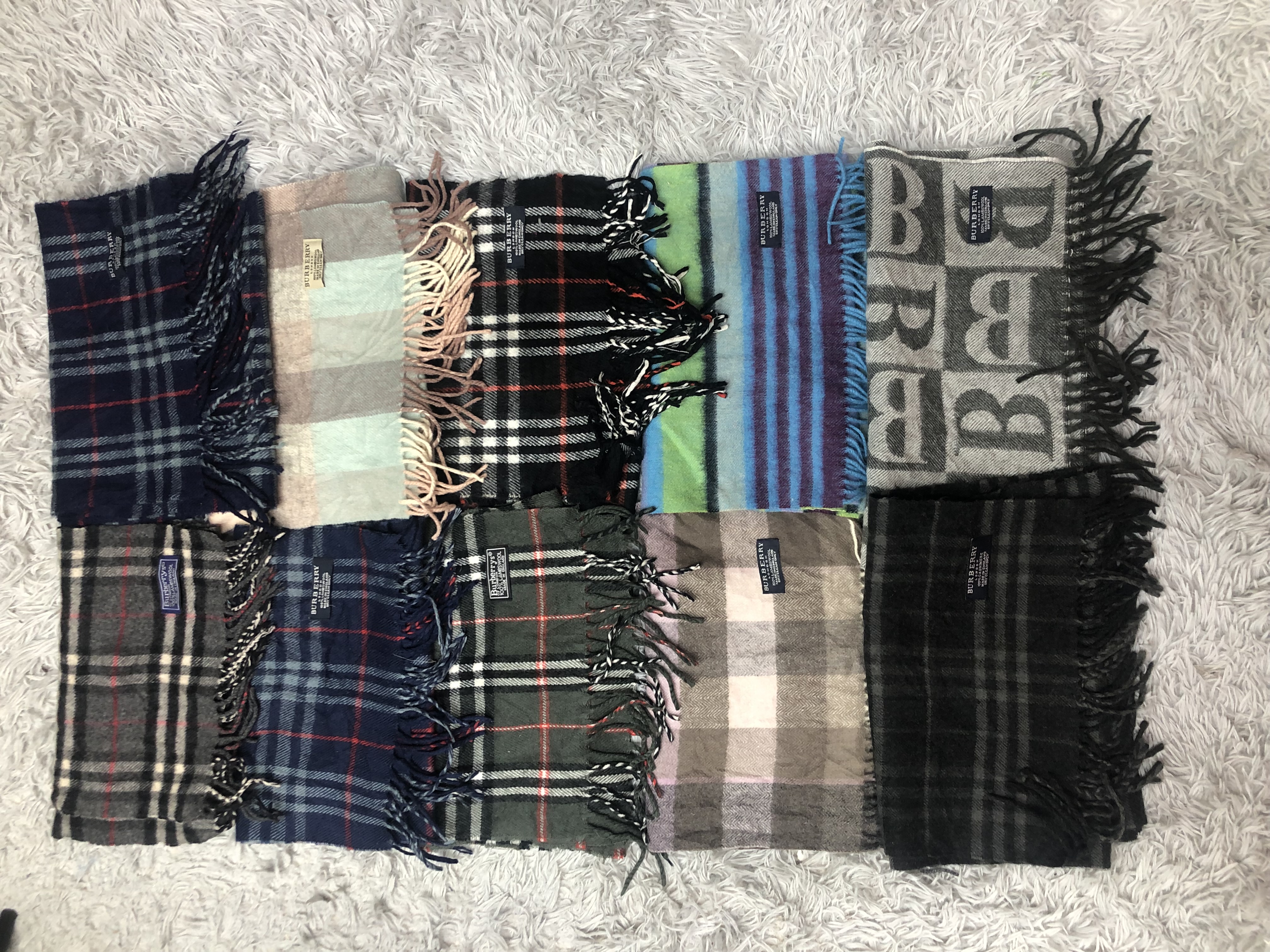 Lenços Burberry 30 pcs