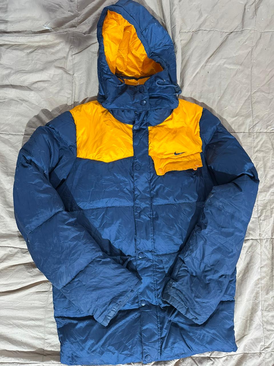 Nike Puffer Jackets - 19 Pieces