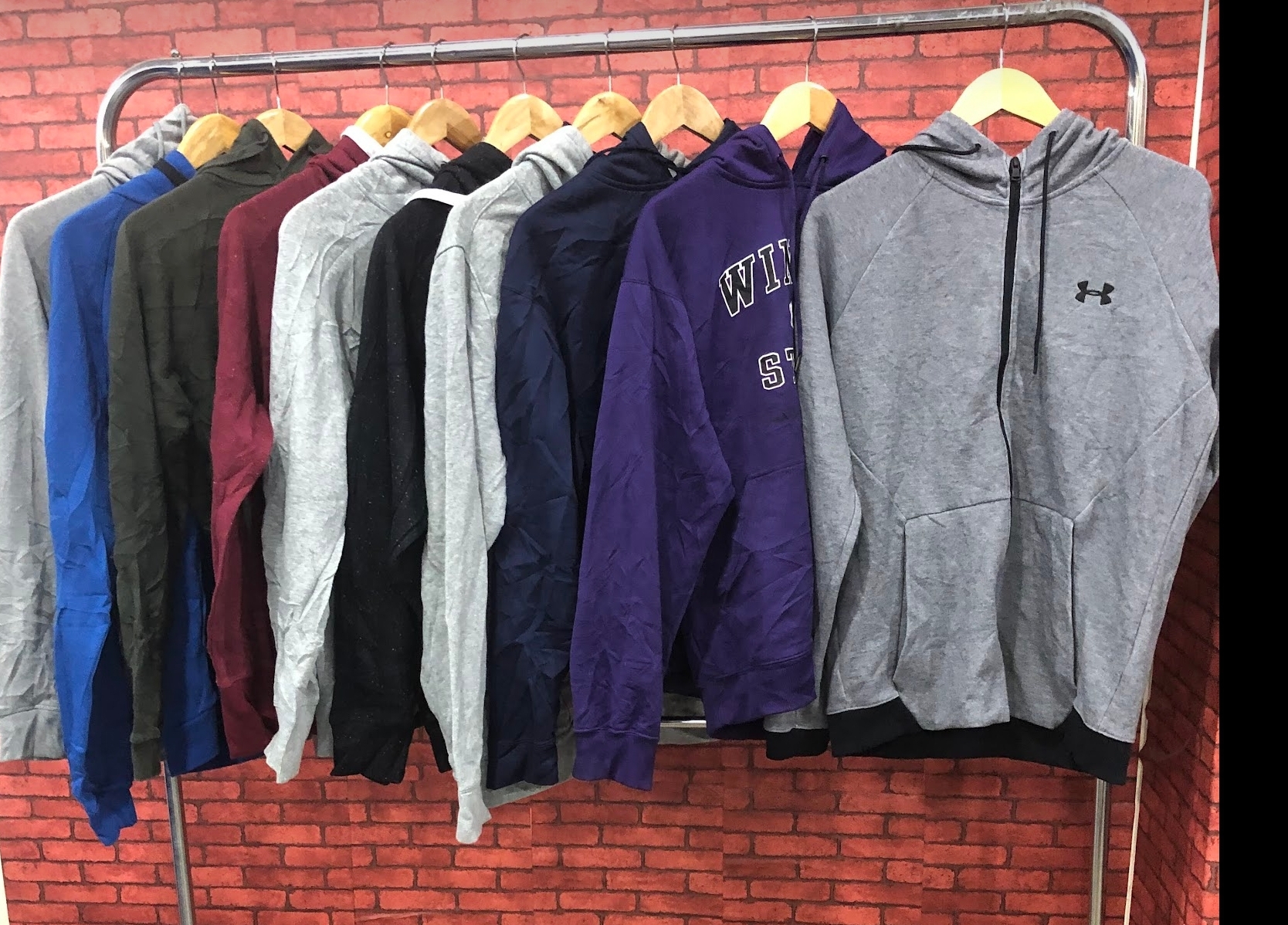 10 pièces de sweats à capuche Under Armor