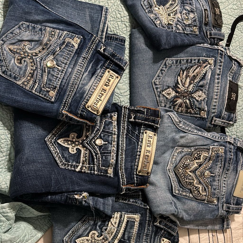 TAV#95 Miss Me Rock Revival True Religion Jeans Capris - 18 pcs