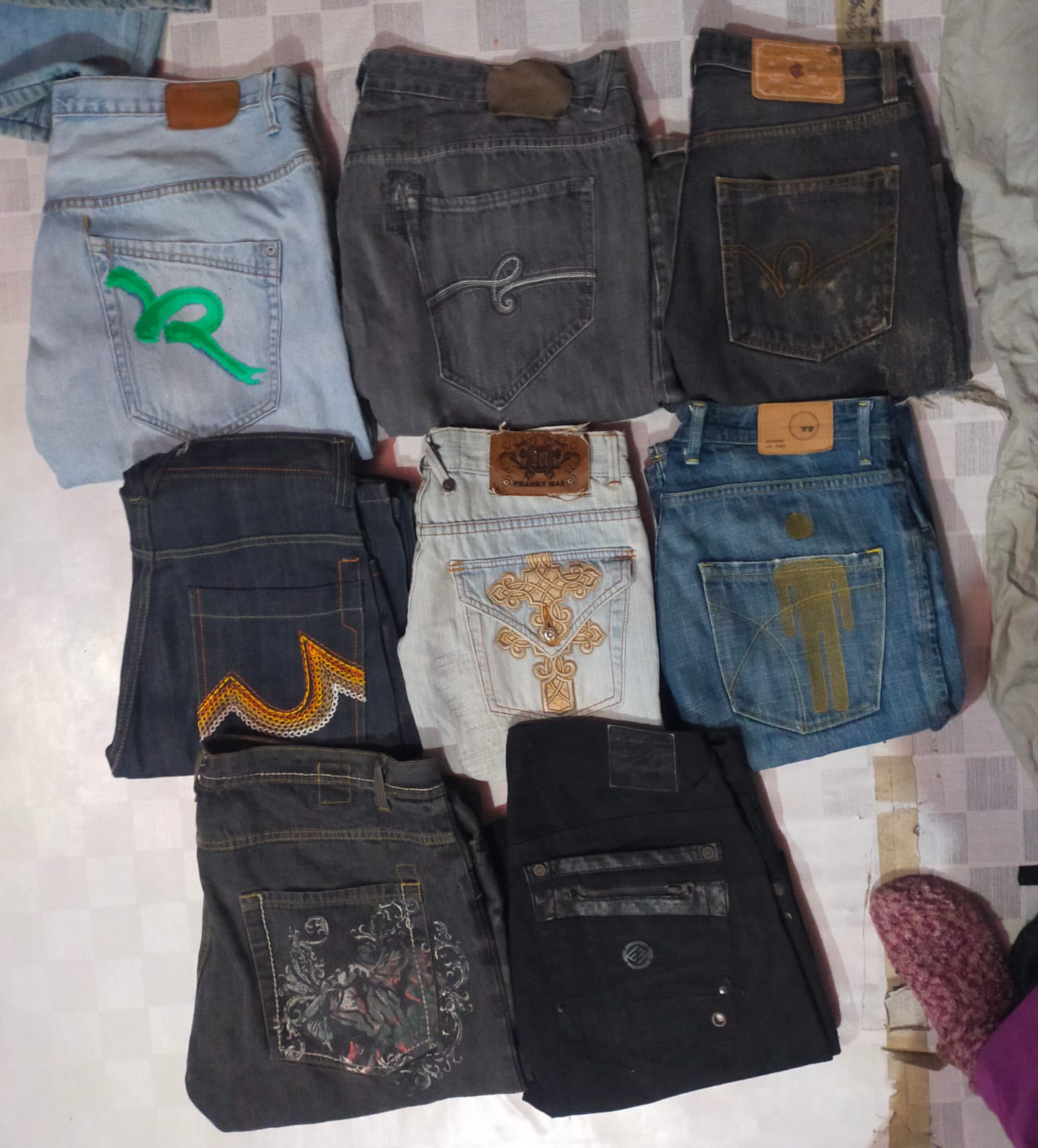 ID 249 ROCAWEAR ECKO UNTILD SOUTH POLE  ENCEY AND OTHER MIX BRANDS JEANS 15  PIECES