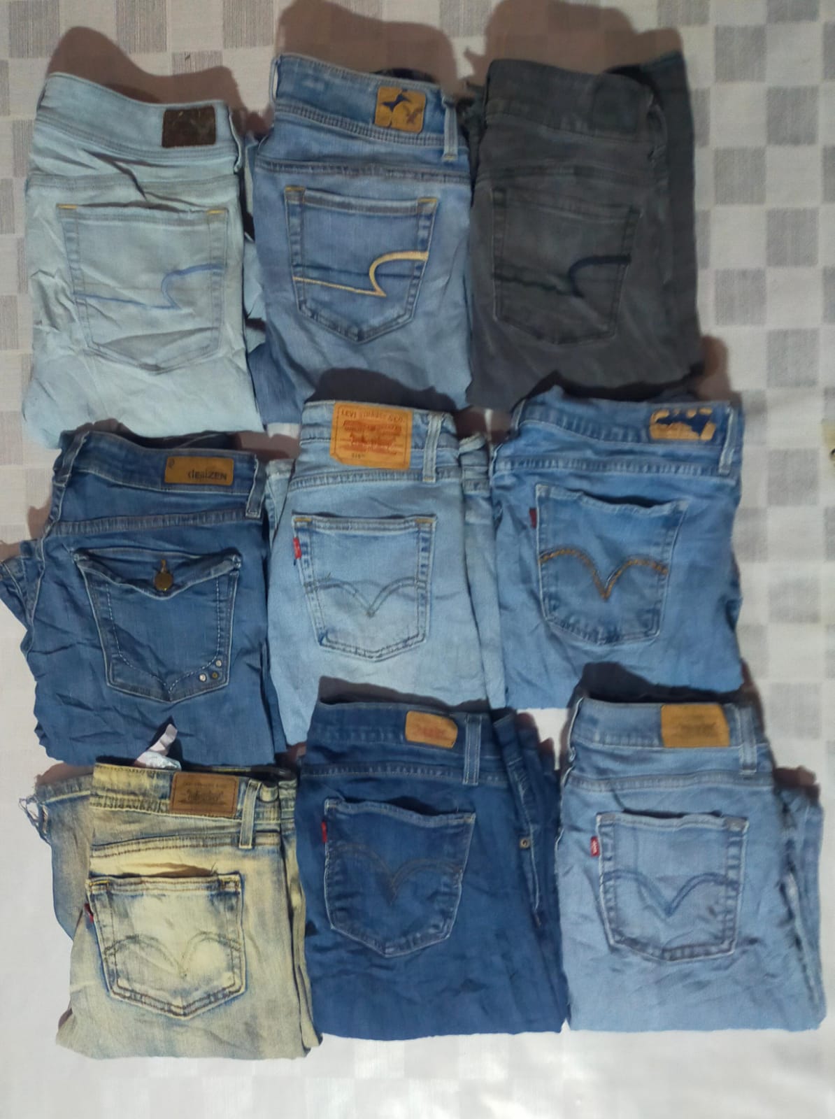 ID 270 LEVI, S AND  AMERICAN EAGLE  TOTAL 13  PIECES