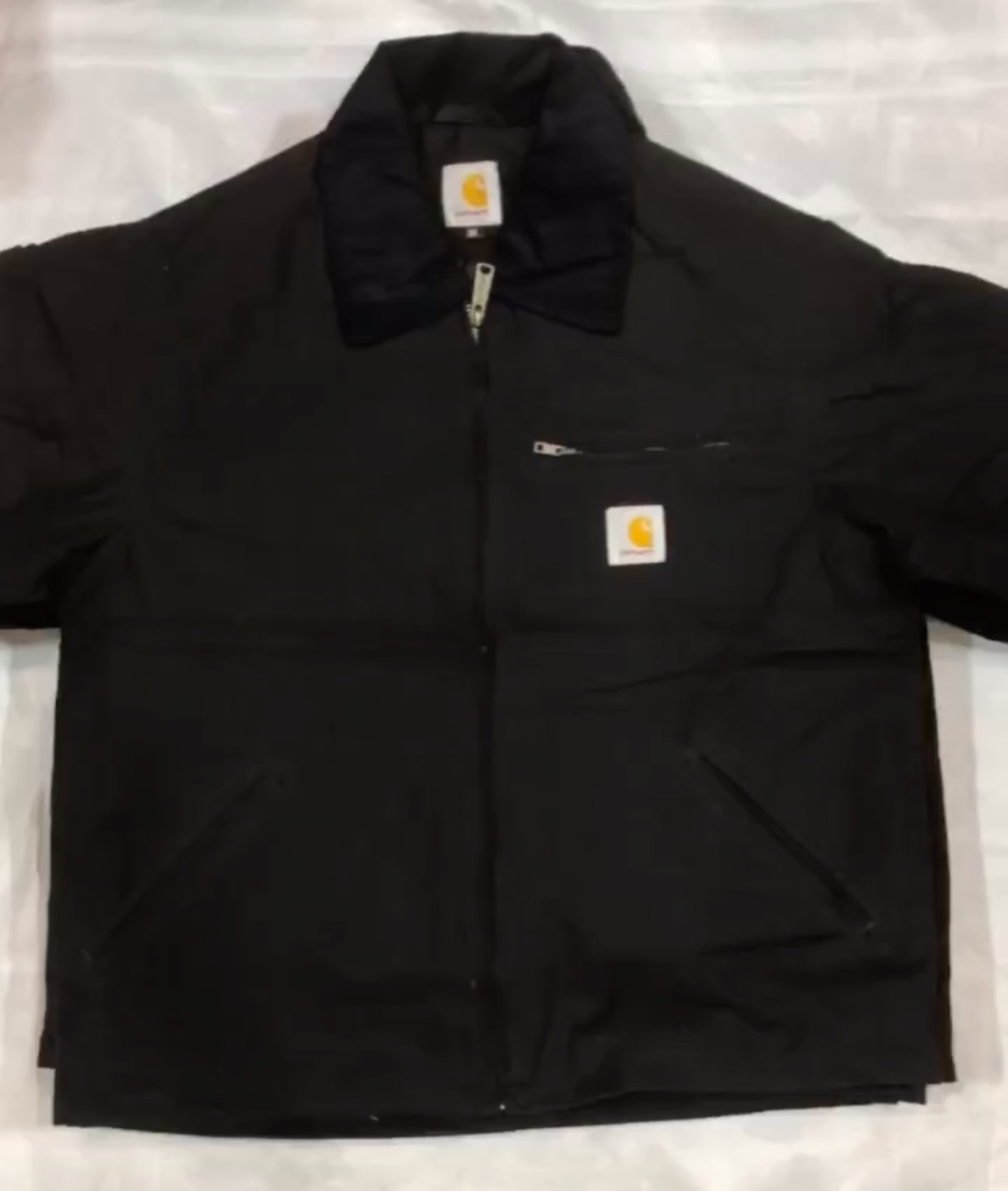 Veste noire Detroit style retravaillé Carhartt