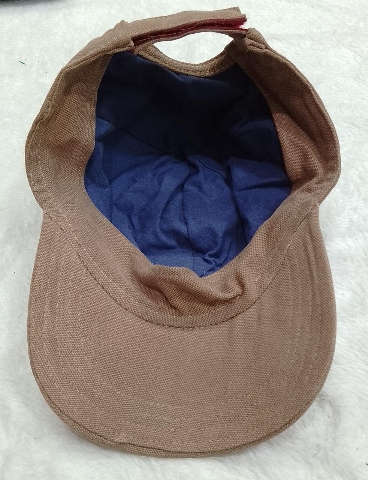 CR3352 Überarbeitete Carhartt Caps - 12 Stück