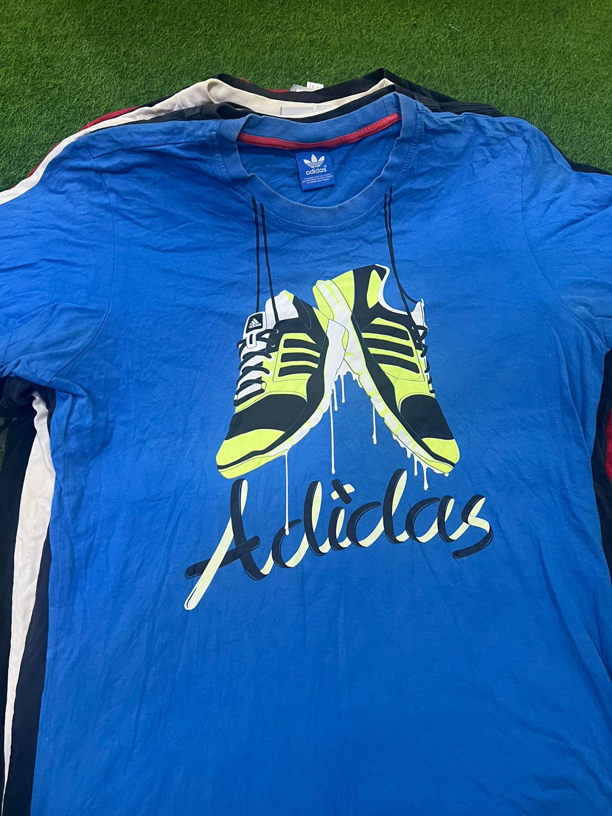 T-shirt Adidas pour hommes - 100 pièces