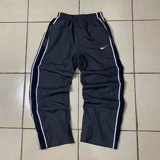 DT:34 Pantalons de sport Nike 10 pièces