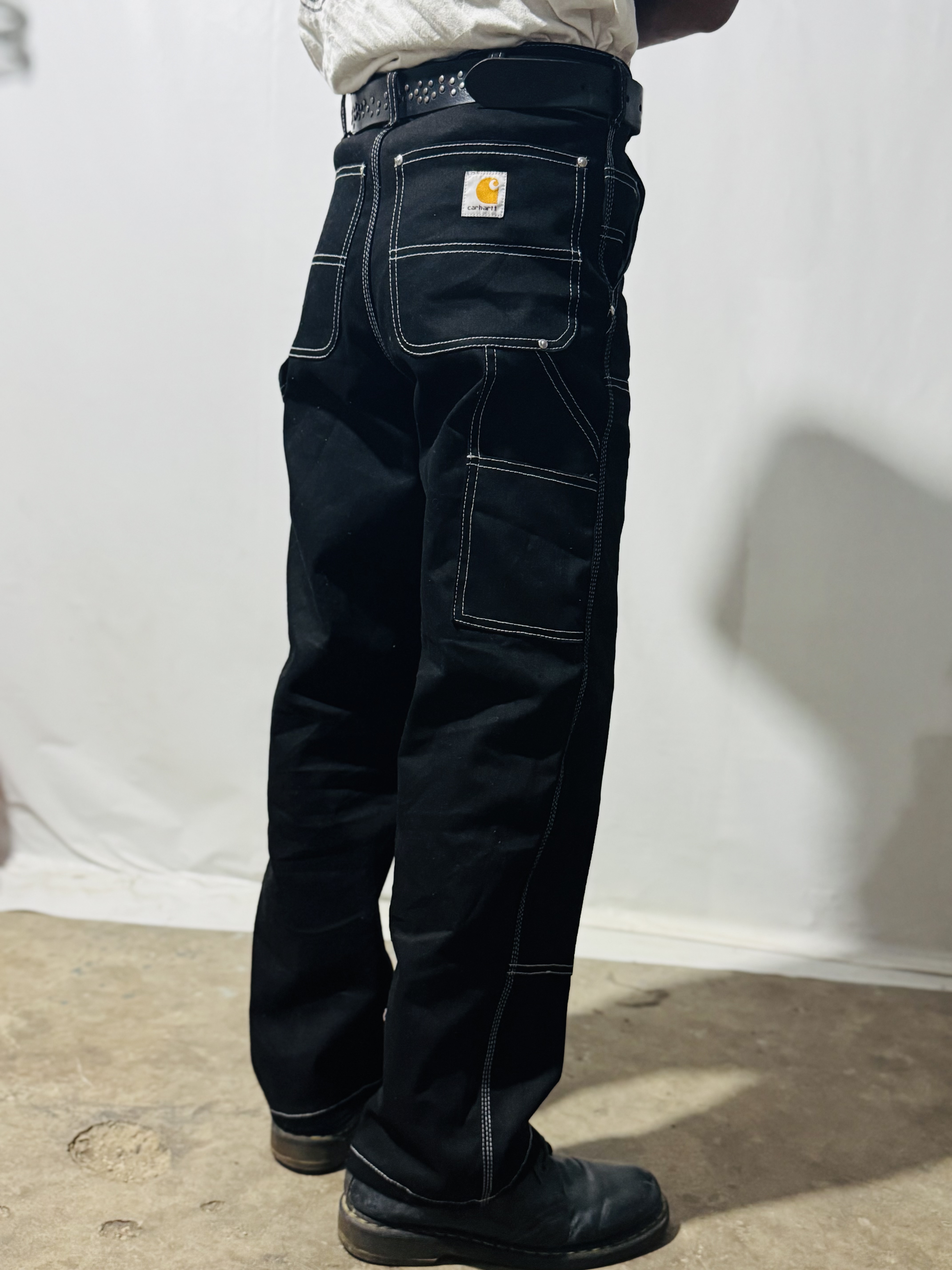 Rework-Stil schwarze Carhartt Denim Hose mit doppeltem Knie und weißen Nähten