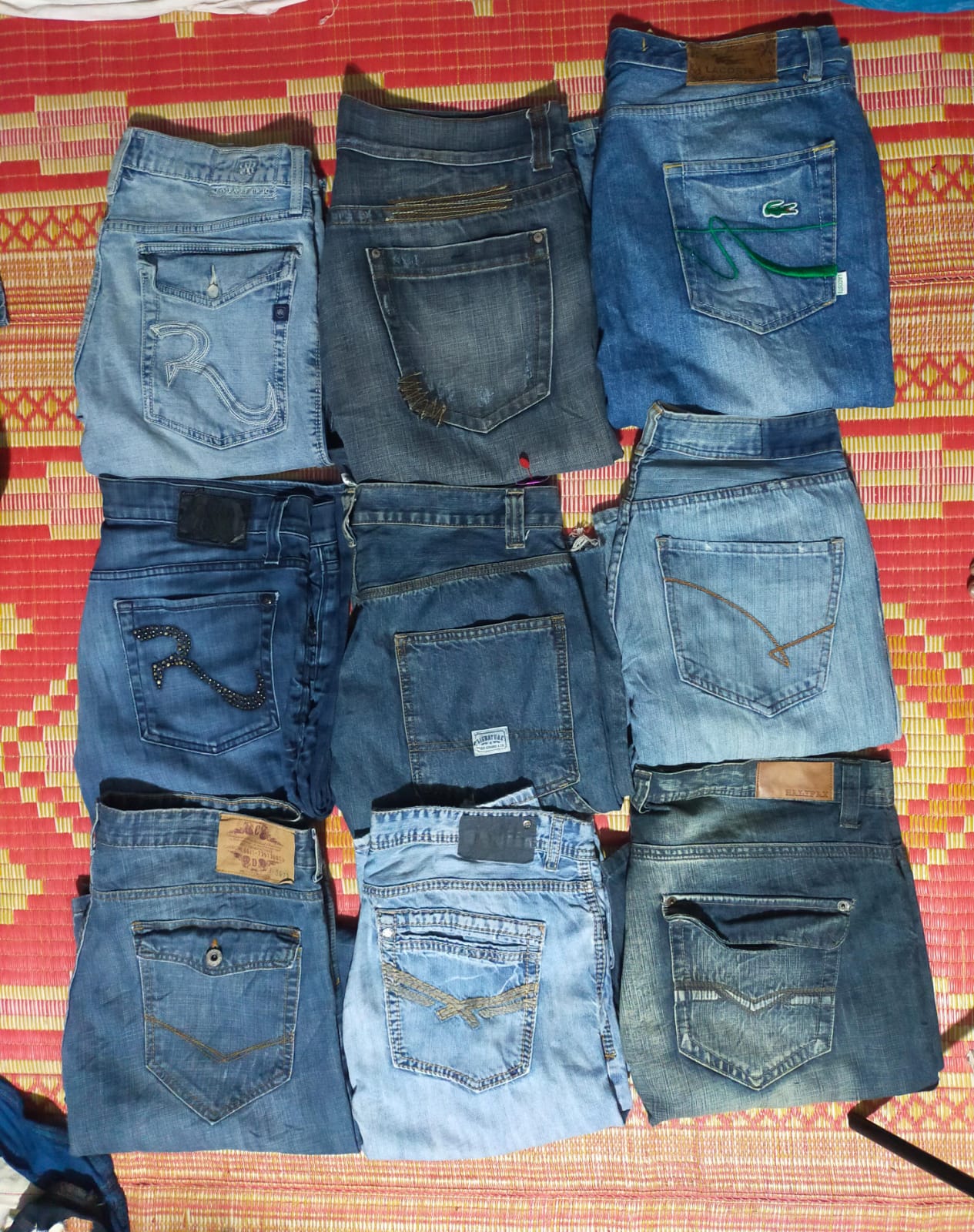 ID 308 GUESS BAGGY AND OTHER MIX BRANDS TOTAL 13  PIECES