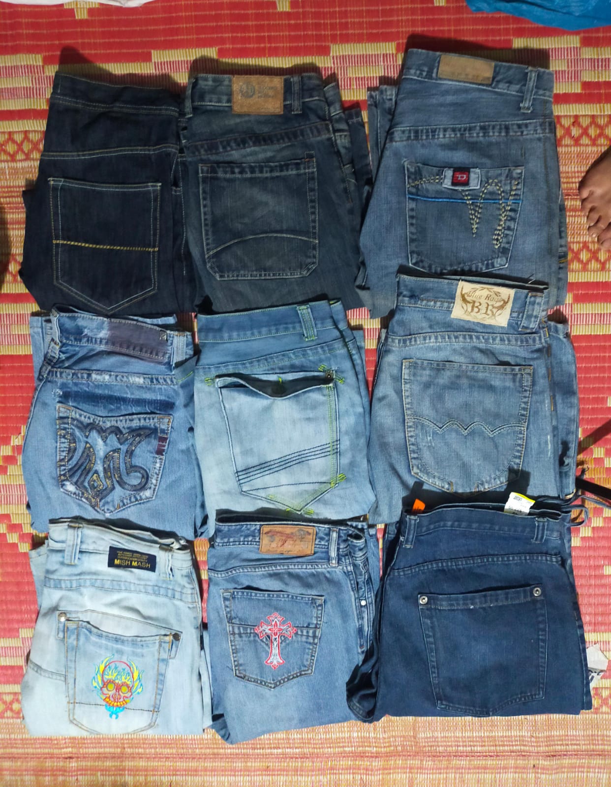 ID 309  DIESEL BAGGY AND OTHER MIX BRANDS TOTAL 13  PIECES