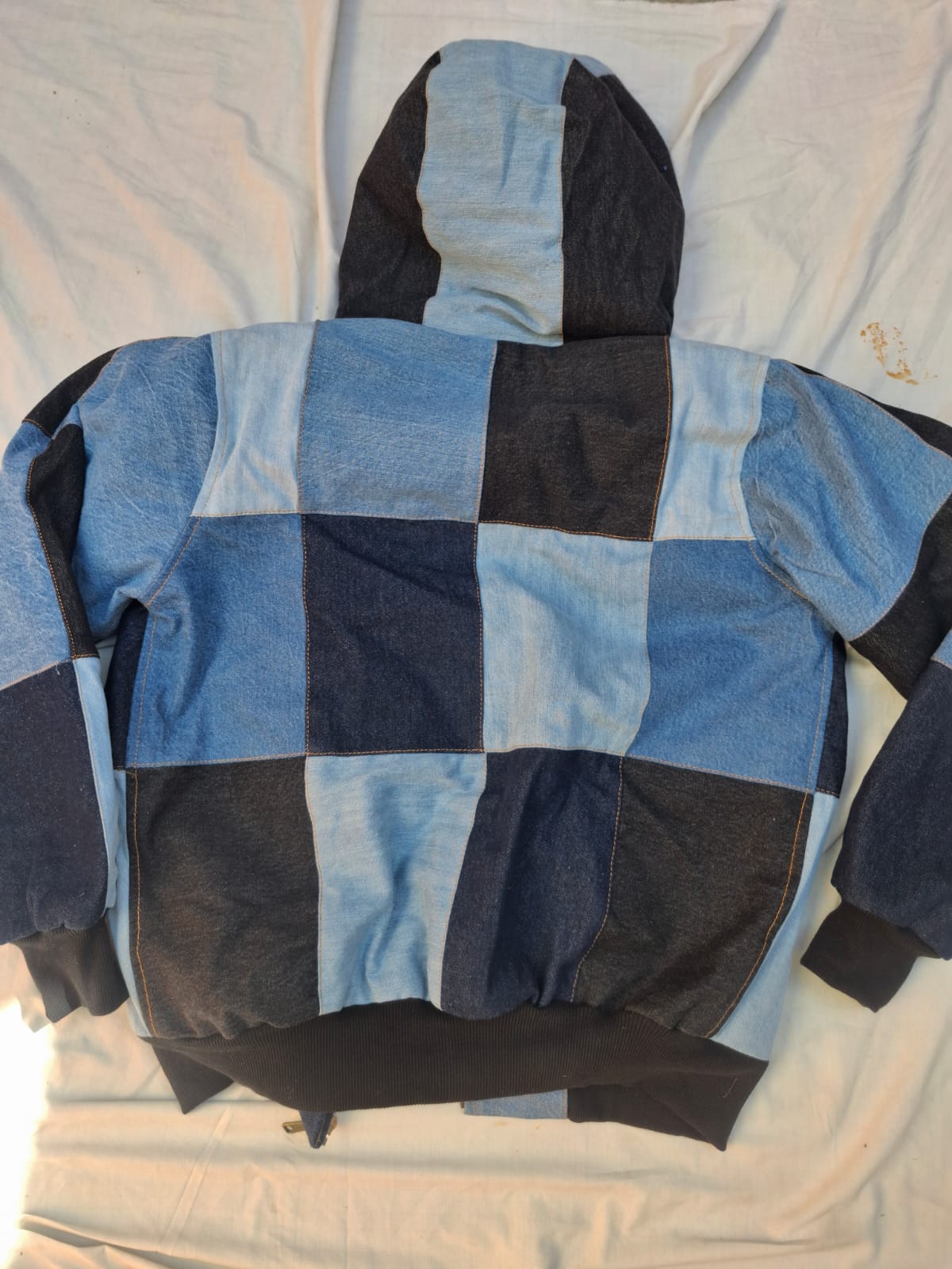 Giacca in denim con patchwork Carhartt in stile Rework.