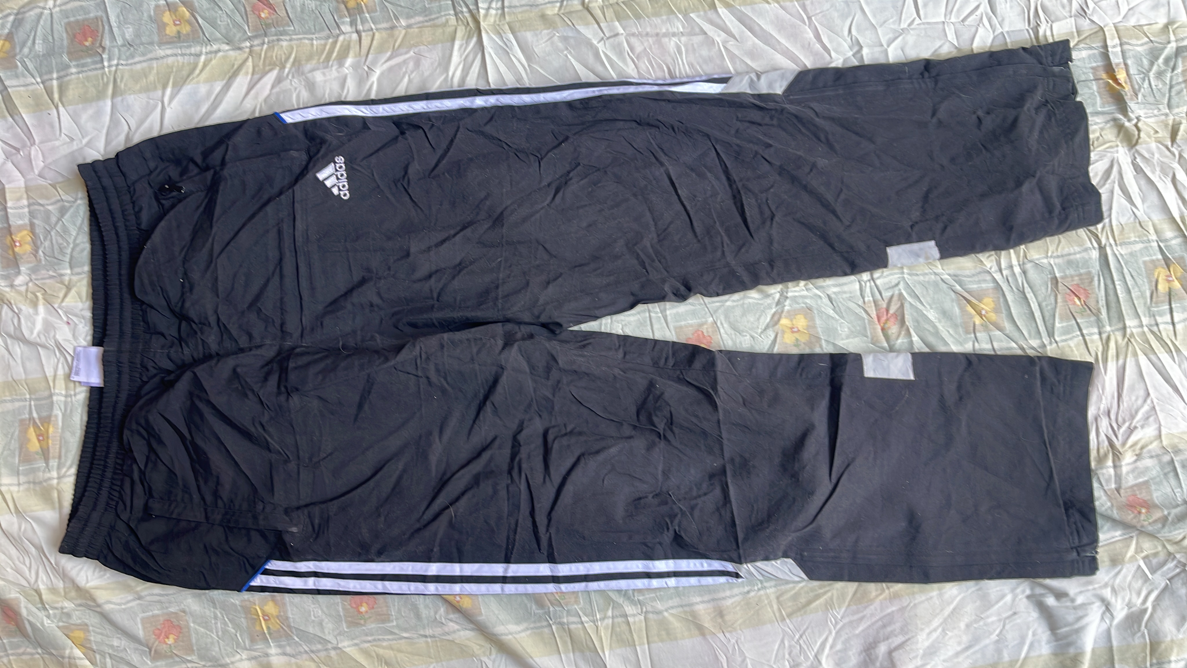 アディダス トラックパンツ