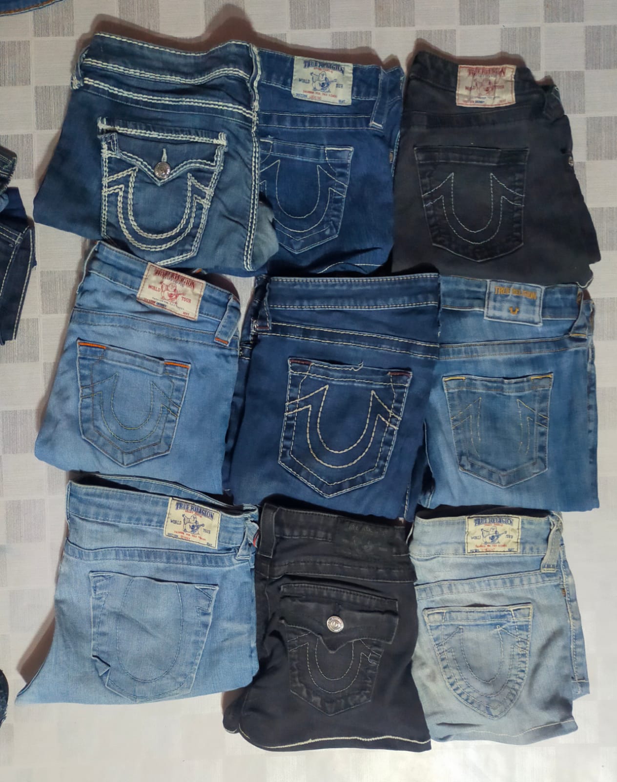 ID 276 TRUE RELIGION TOTAL 15  PIECES