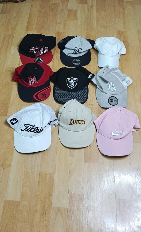 G0132 Vintage Branded Caps - 32 pieces