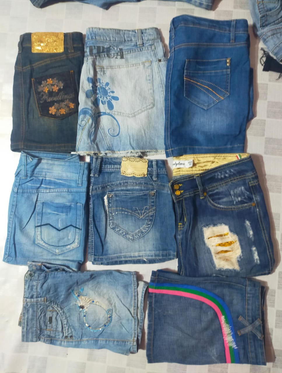 ID 281 UNBRANDED TOTAL 25  PIECES