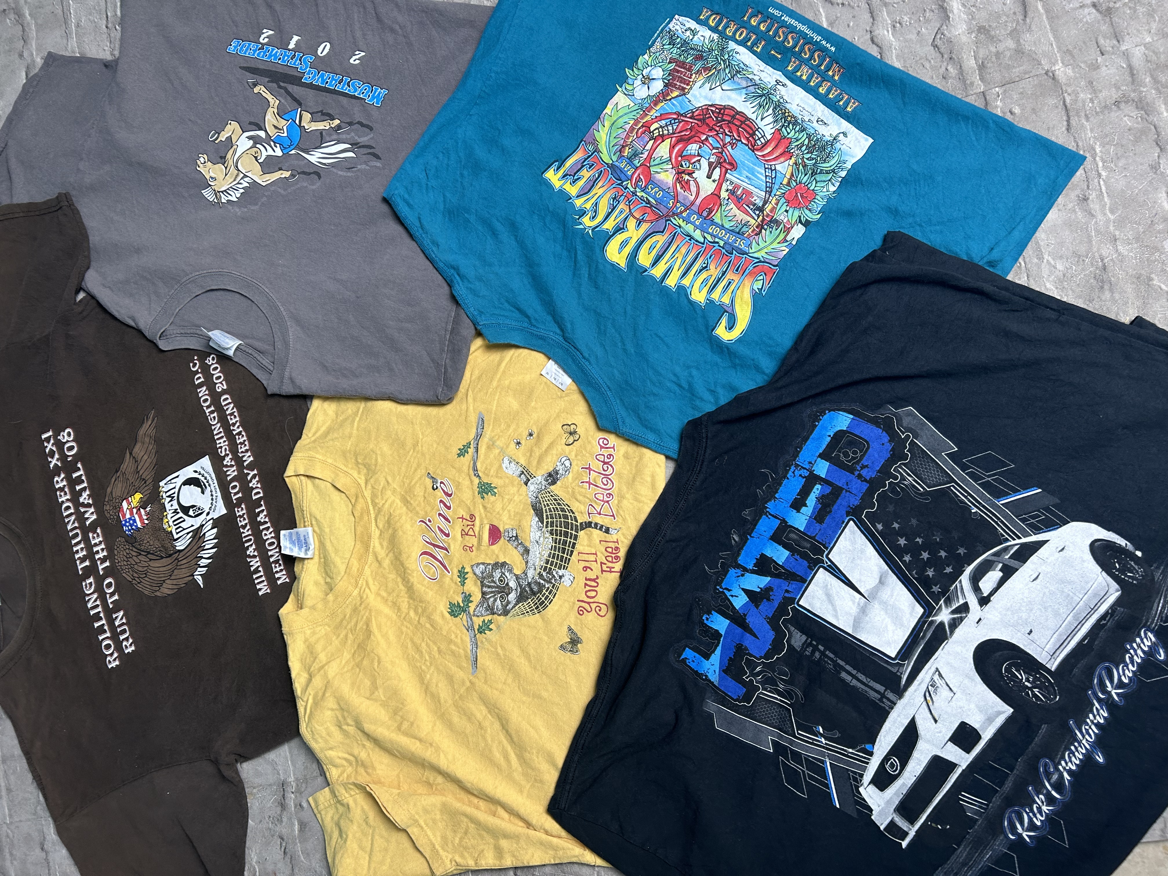 Mixed Graphic T-Shirts 20 Pieces