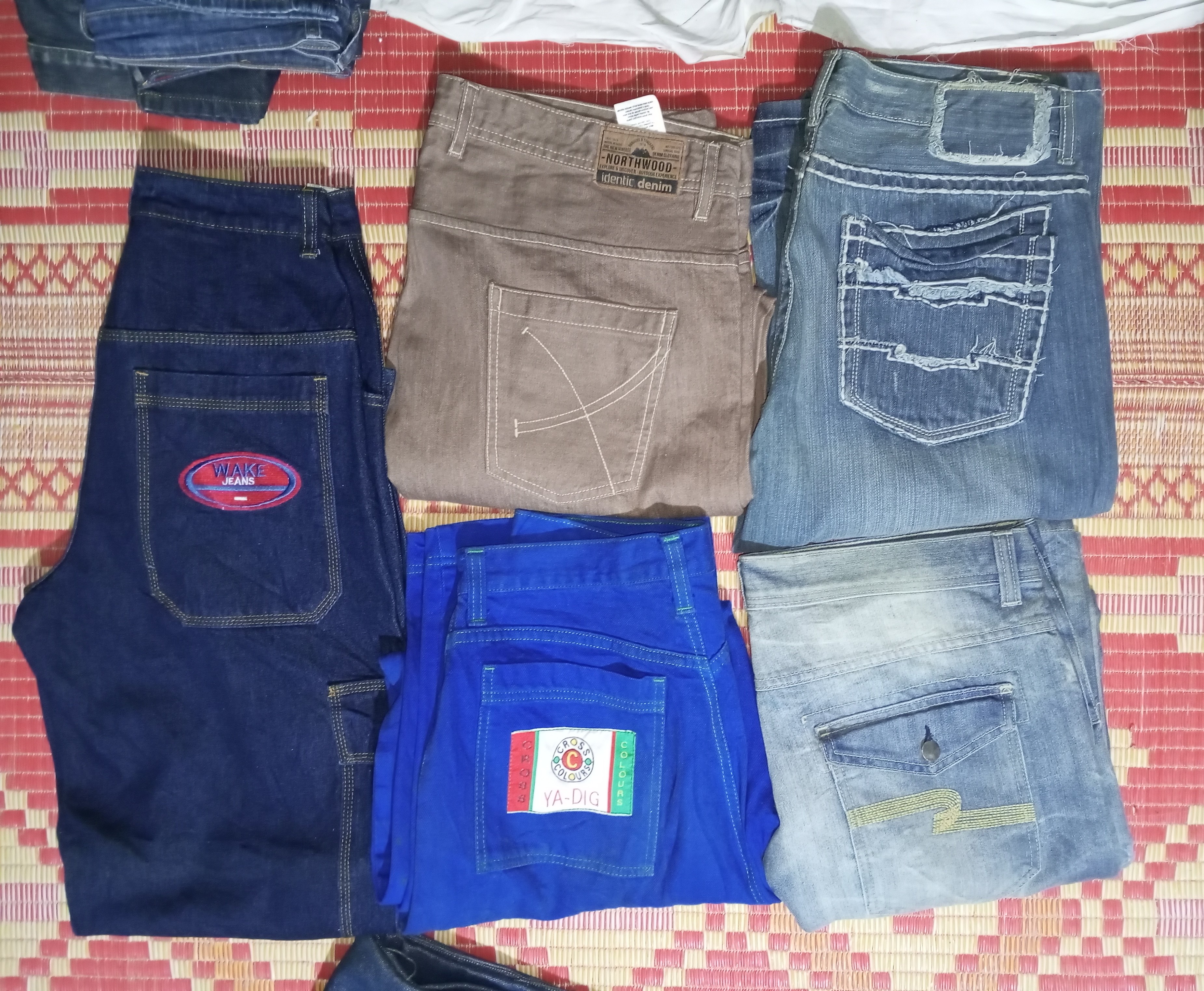 GUESS AND OTHER MIX BRAND BAGGY JEANS 11 PIARS(MR NO 101)