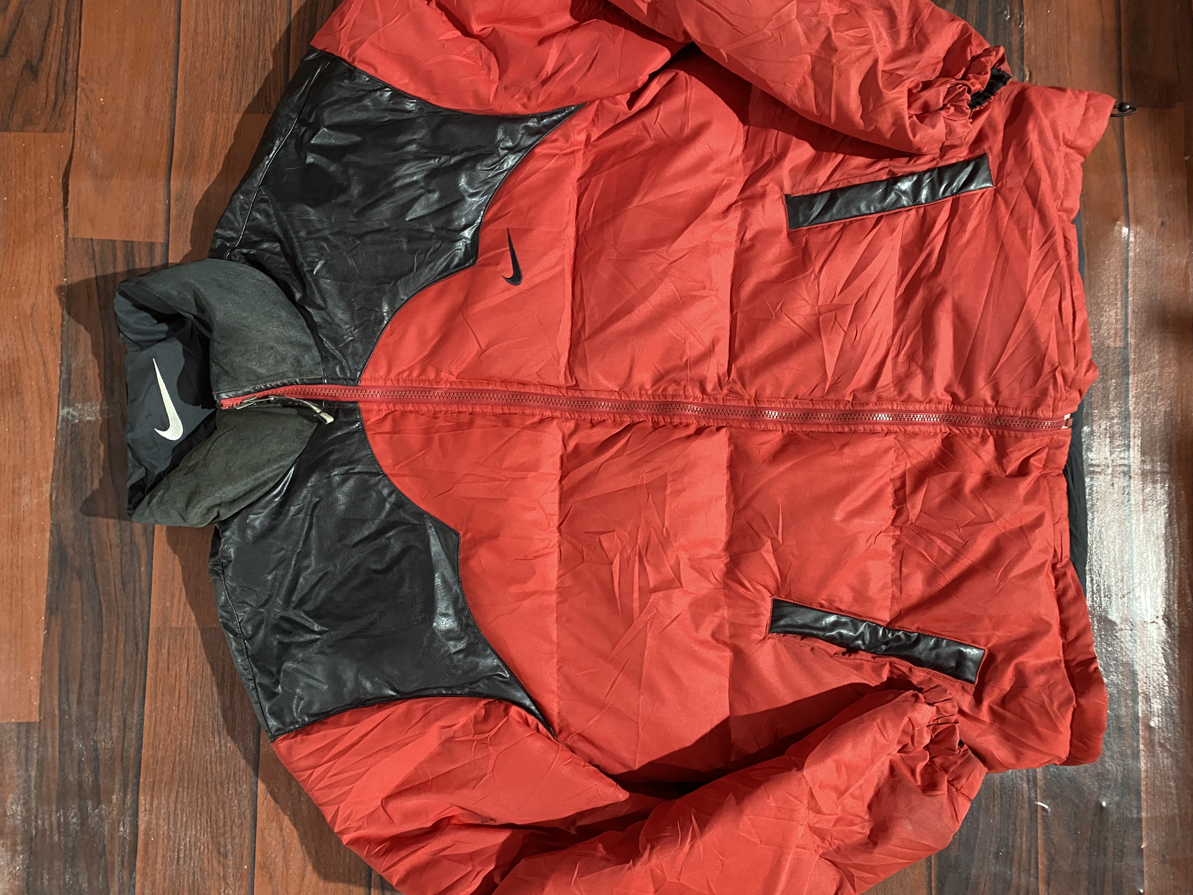 Nike Puffer Jackets - 18 Pieces