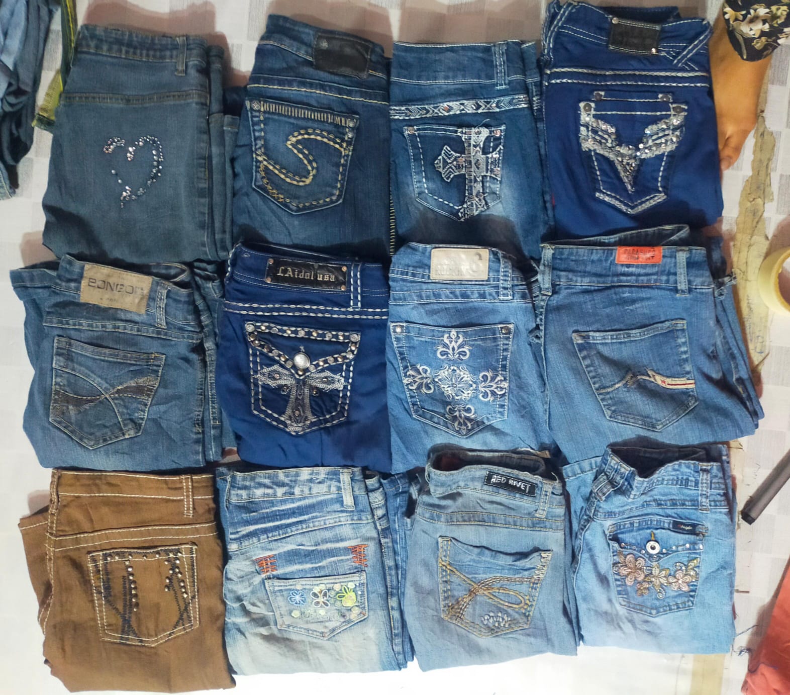 JEANS NON MARQUÉS TOTAL 13 PIÈCES (ID 332)