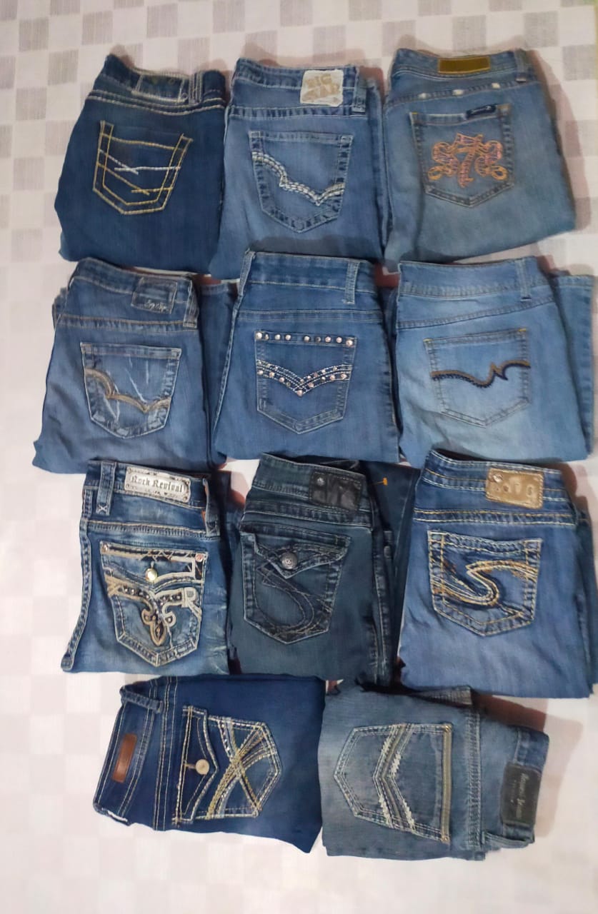 ROCK REVIVAL AND OTHER MIX BRANDS JEANS TOTAL 11 PIECES  (ID 138)