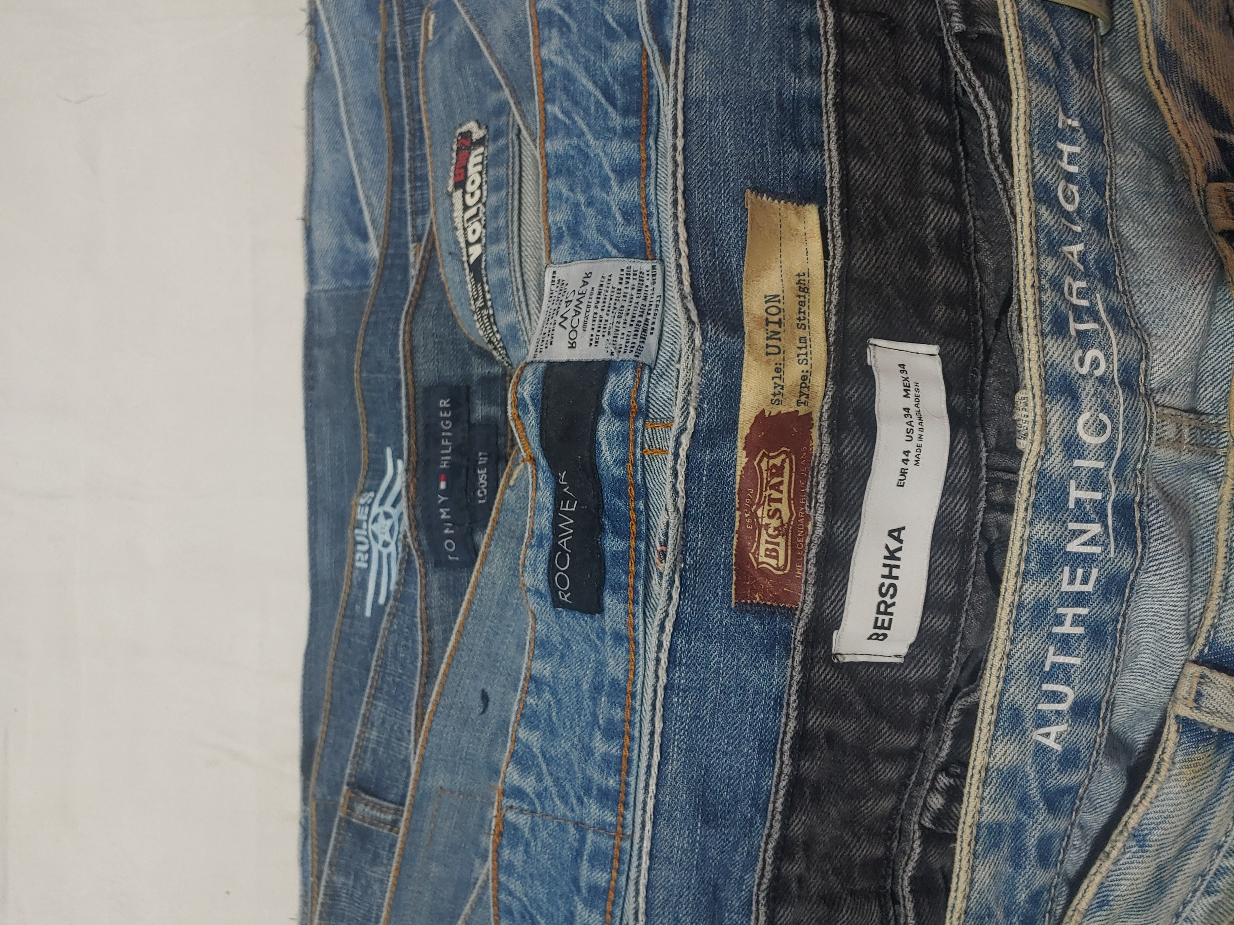 TAV#122 Rocawear Mix Baggy Jeans - 12 pcs