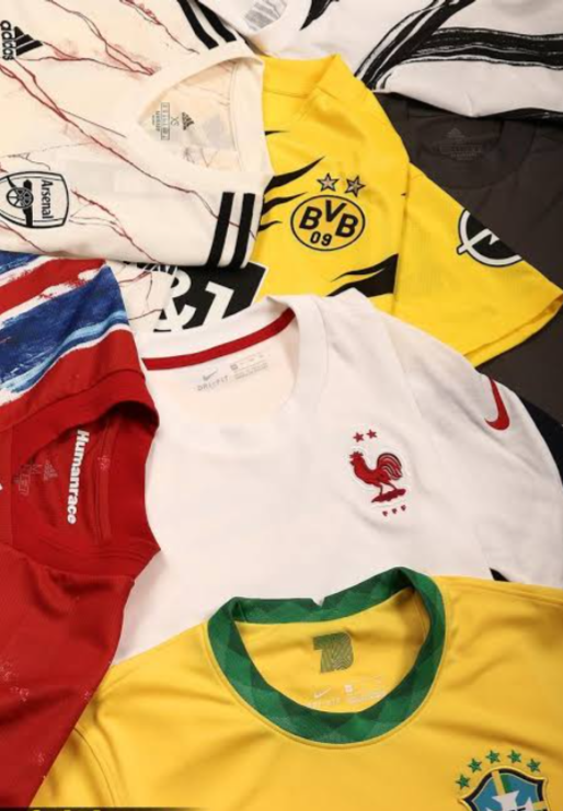 Authentische T-Shirts für Fußball