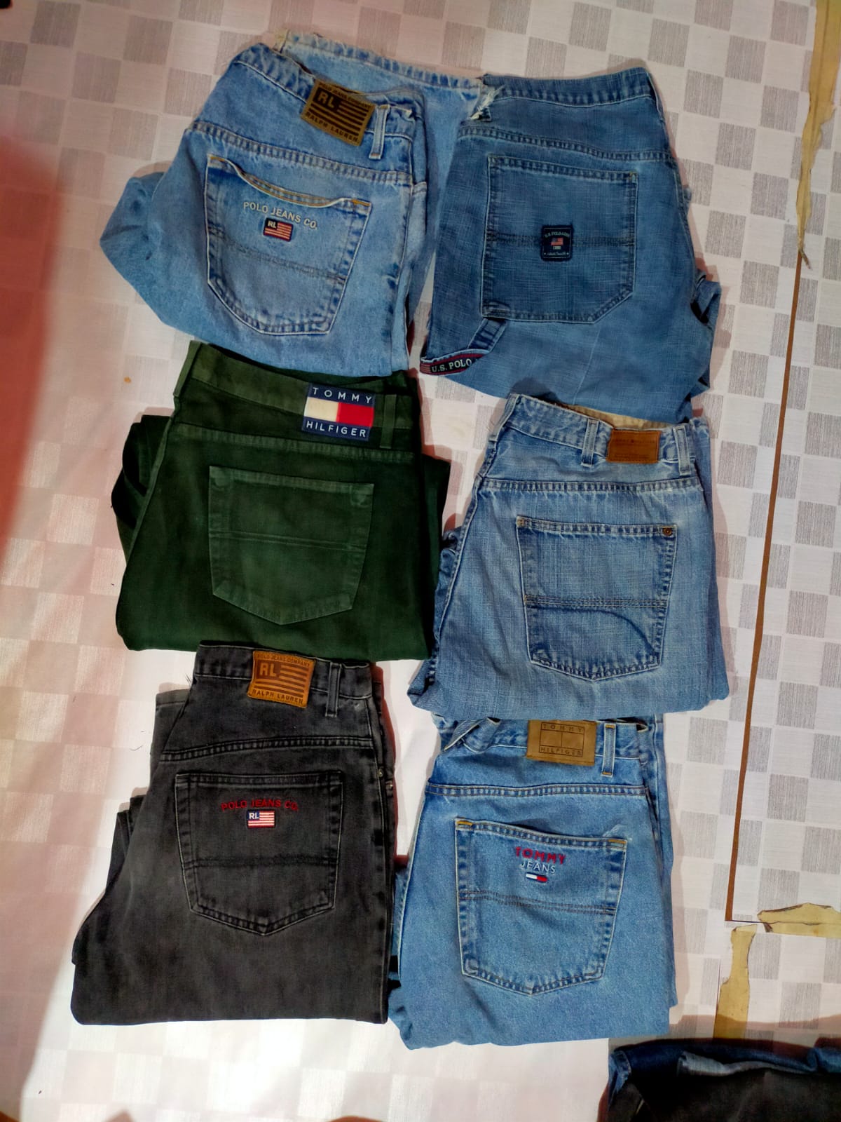 TOMMY HILFIGER  U S A POLO BAGGY AND OTHER MIX BRANDS JEANS (10 PC) (MD 58)