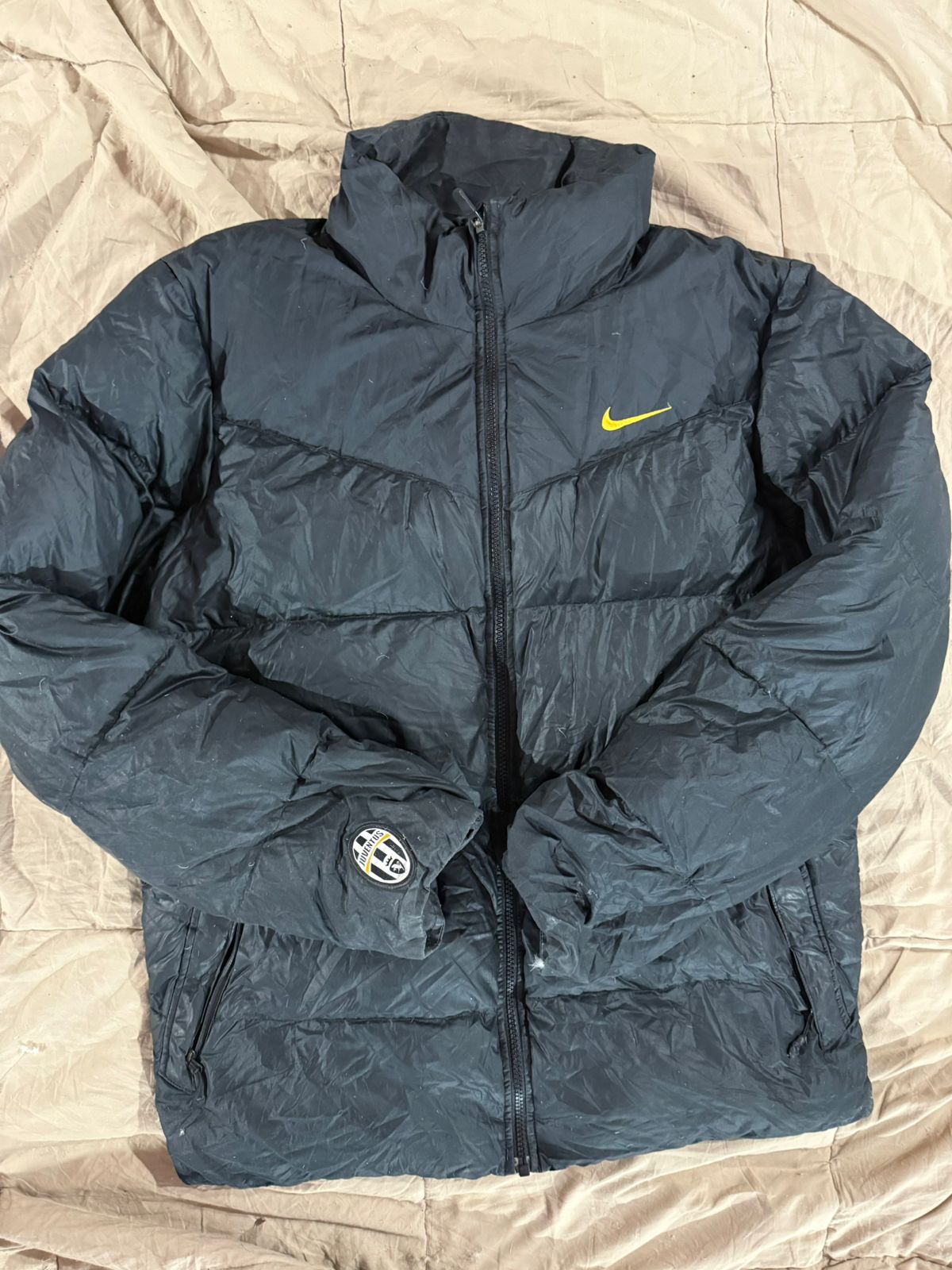 Giubbotti Puffer Nike - 18 Pezzi