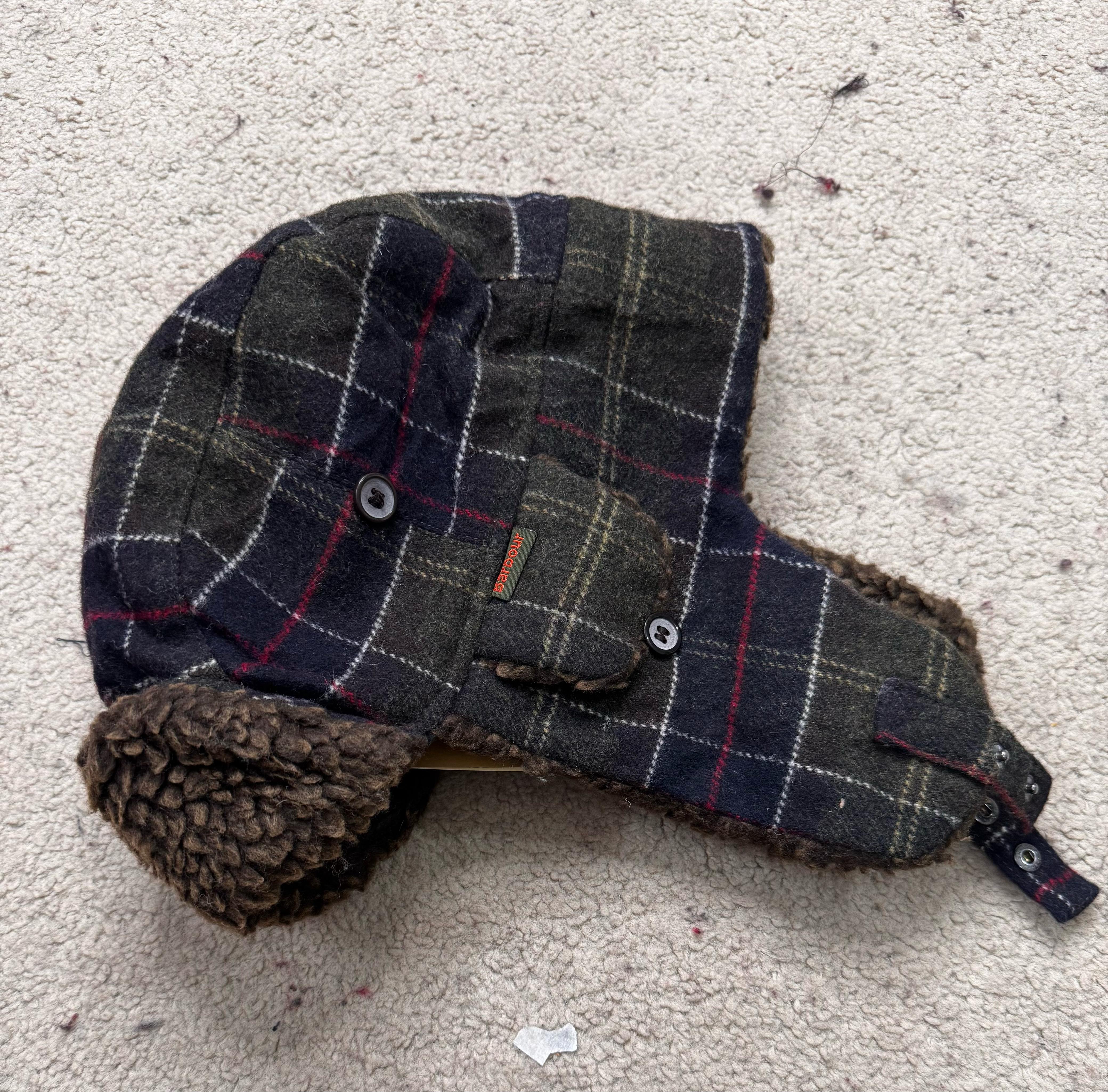 T819 Barbour Scarves/Trapper Hat 9PCs