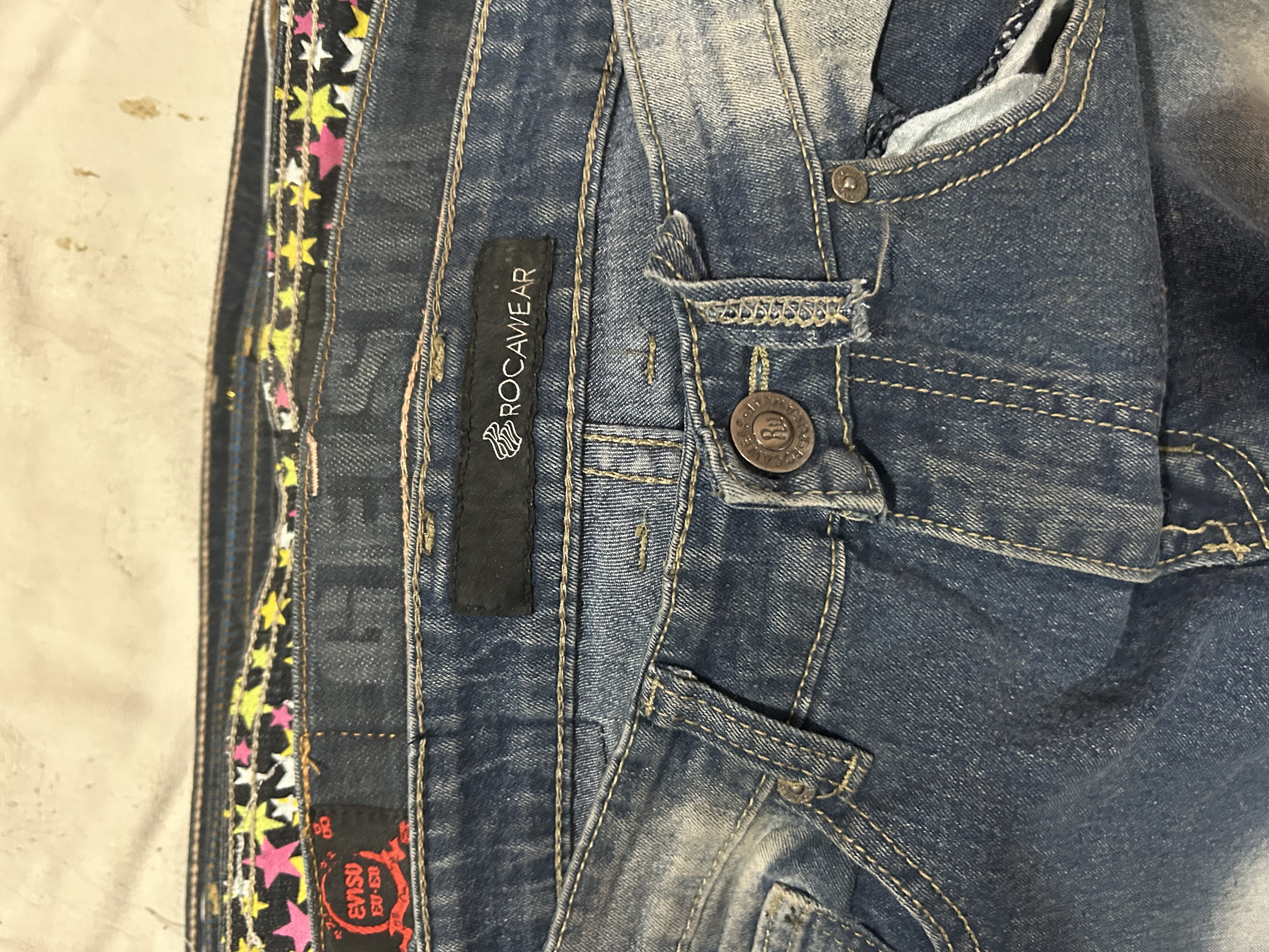 TAV#134 Evisu Rocawear jeans acampanados - 11 piezas