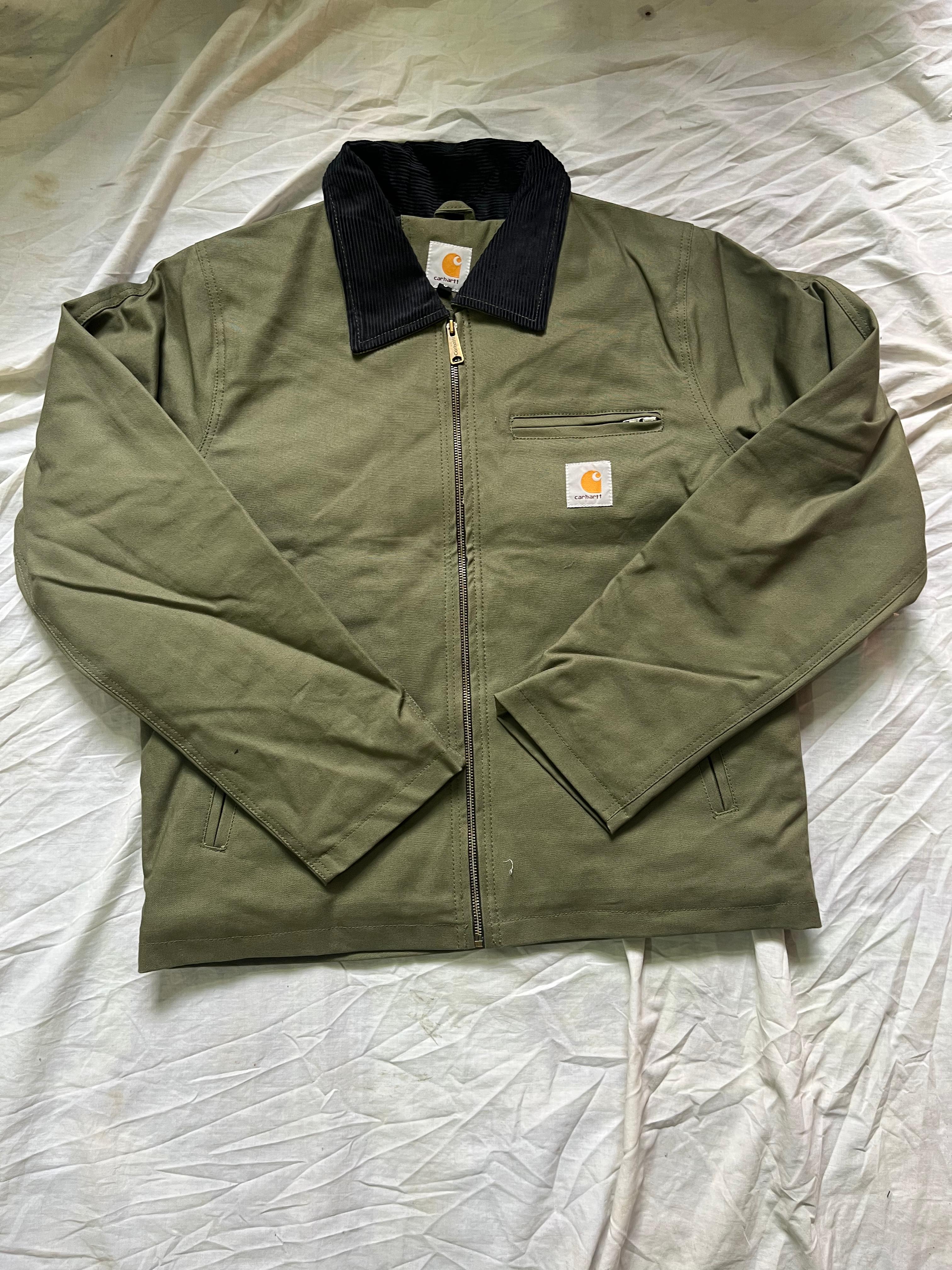 Carhartt Rework Style Detroit Olivgrüne Jacke.