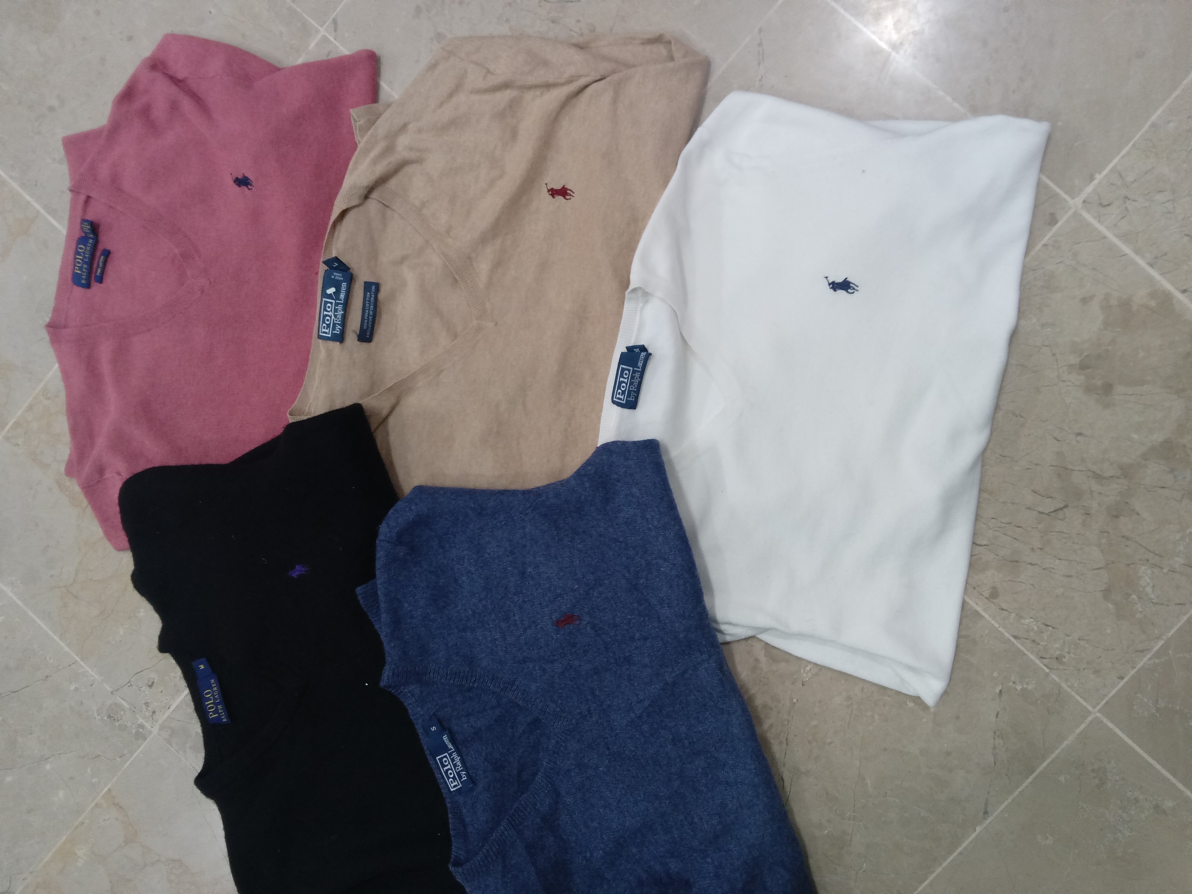 Ralph Lauren V neck  25 pcs.