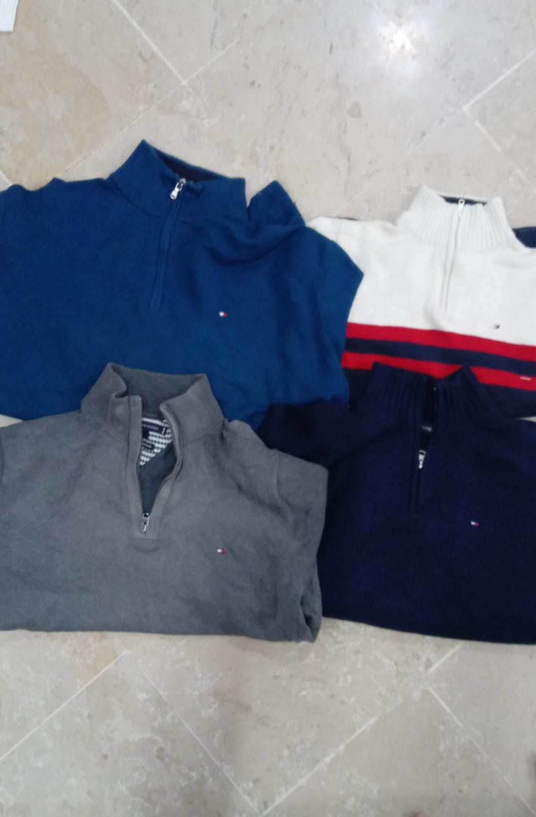 Tommy Hilfiger 1/4 zip. 25 pcs.