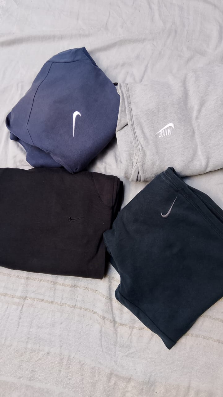 Nike Jogginghosen und Sweatpants 7 Stück