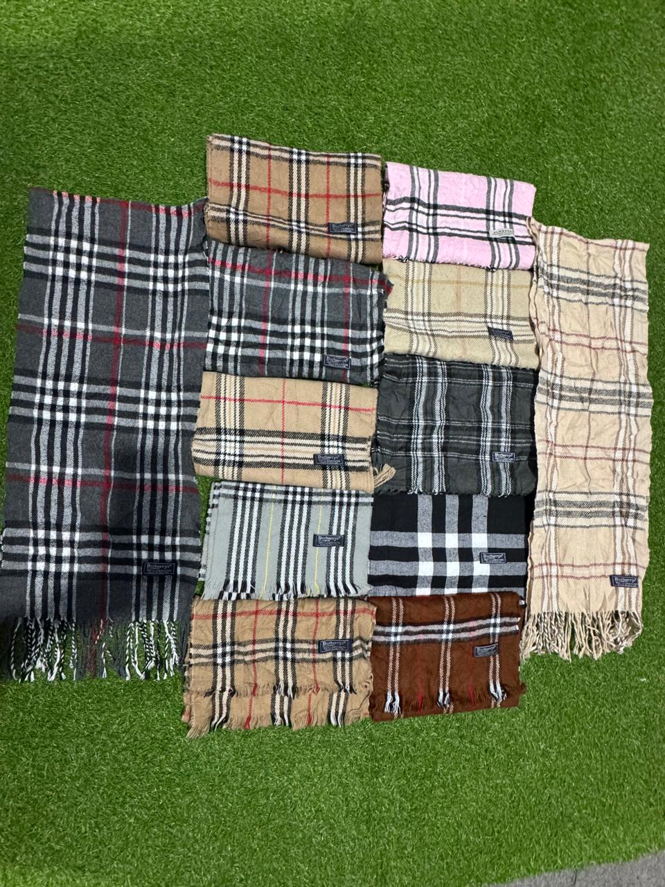 Burberry scrave 50 pcs